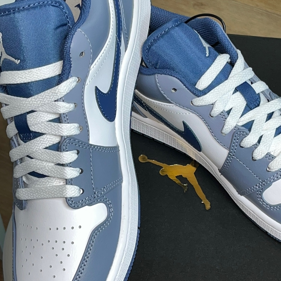 Jordan 1 Low Ashen Slate and Mystic Navy 착용 스타일 - 2