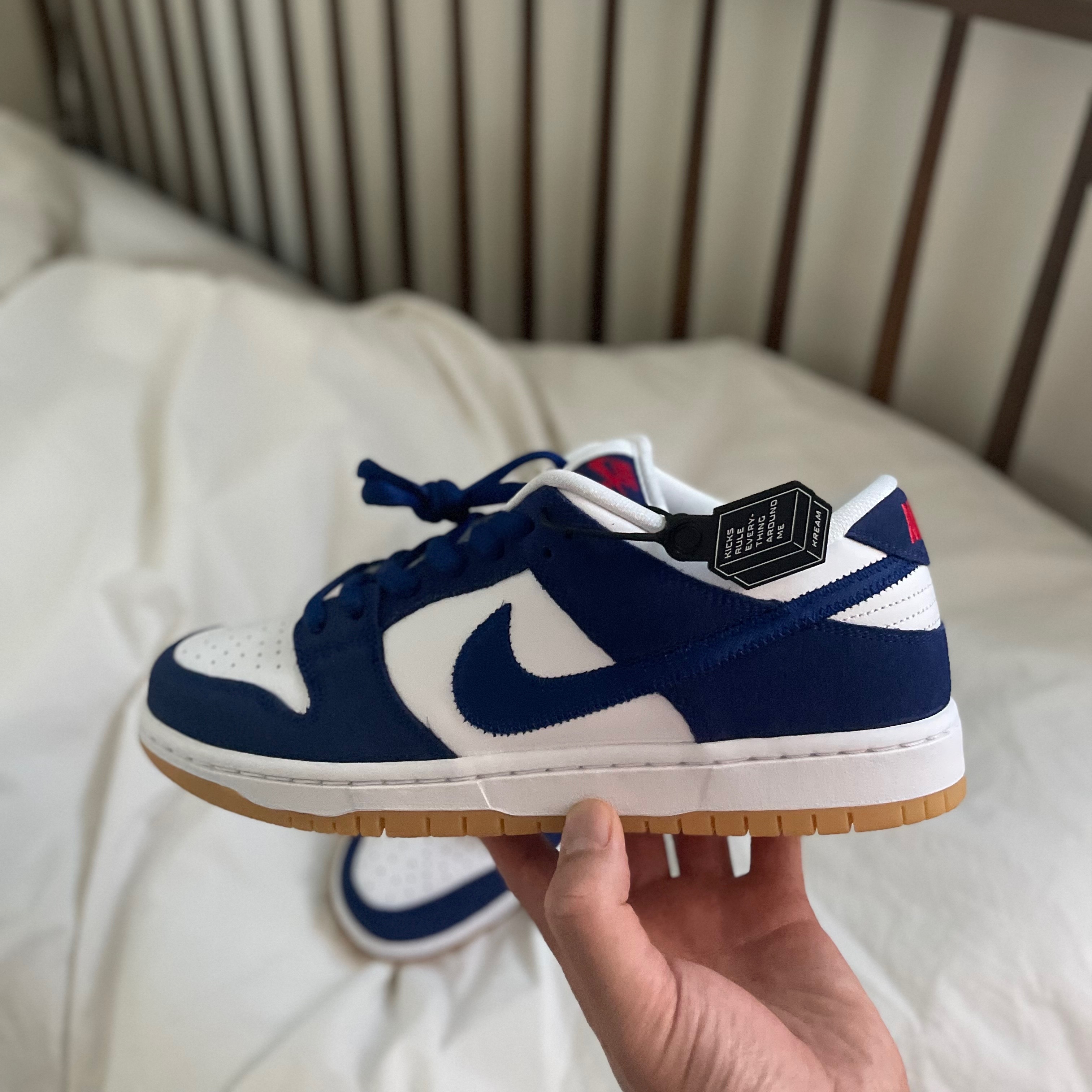 Nike SB Dunk Low Pro Premium Deep Royal Blue 착용 스타일 - 1