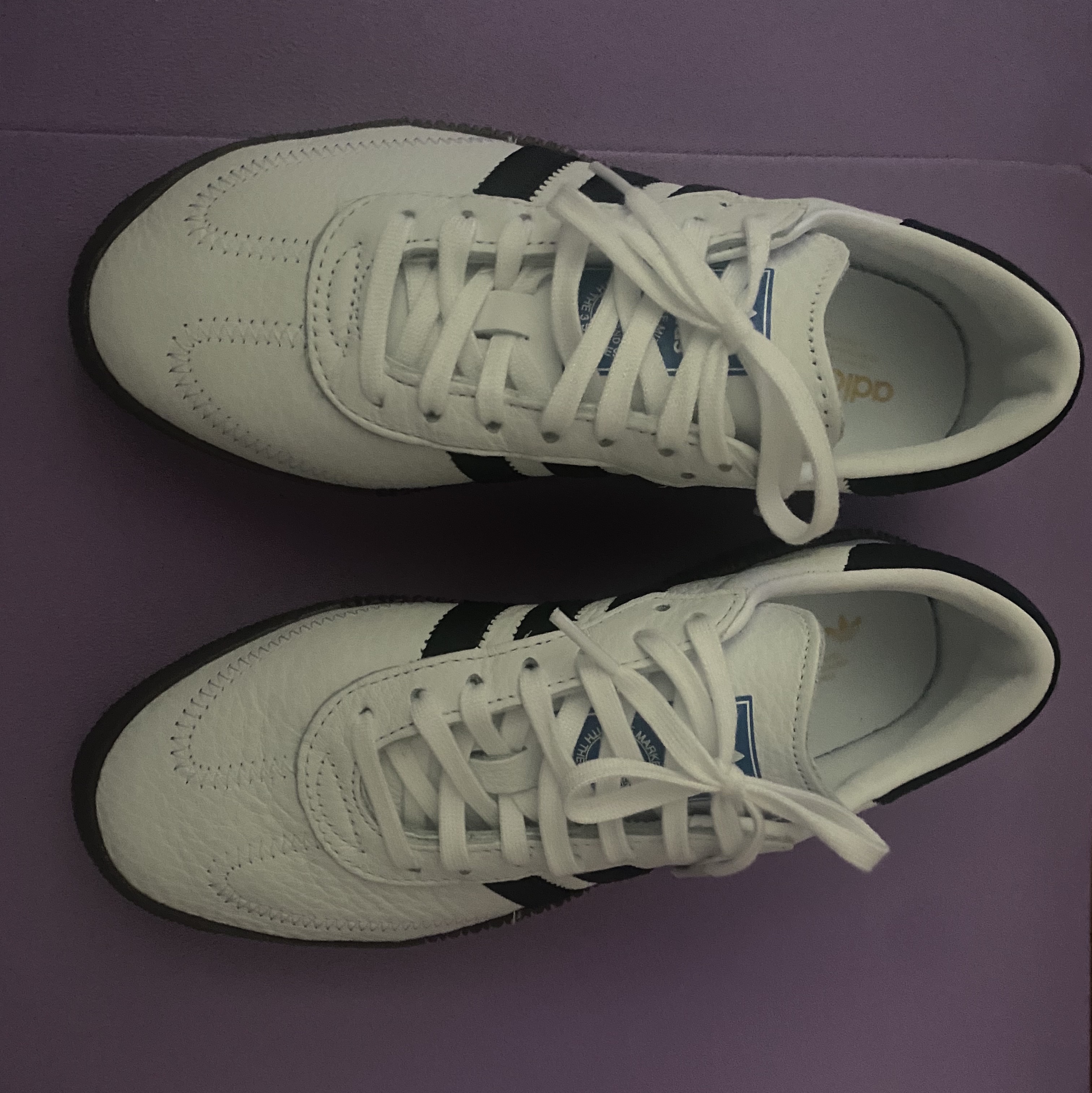 (W) Adidas Sambarose White Black Gum 착용 스타일 - 1
