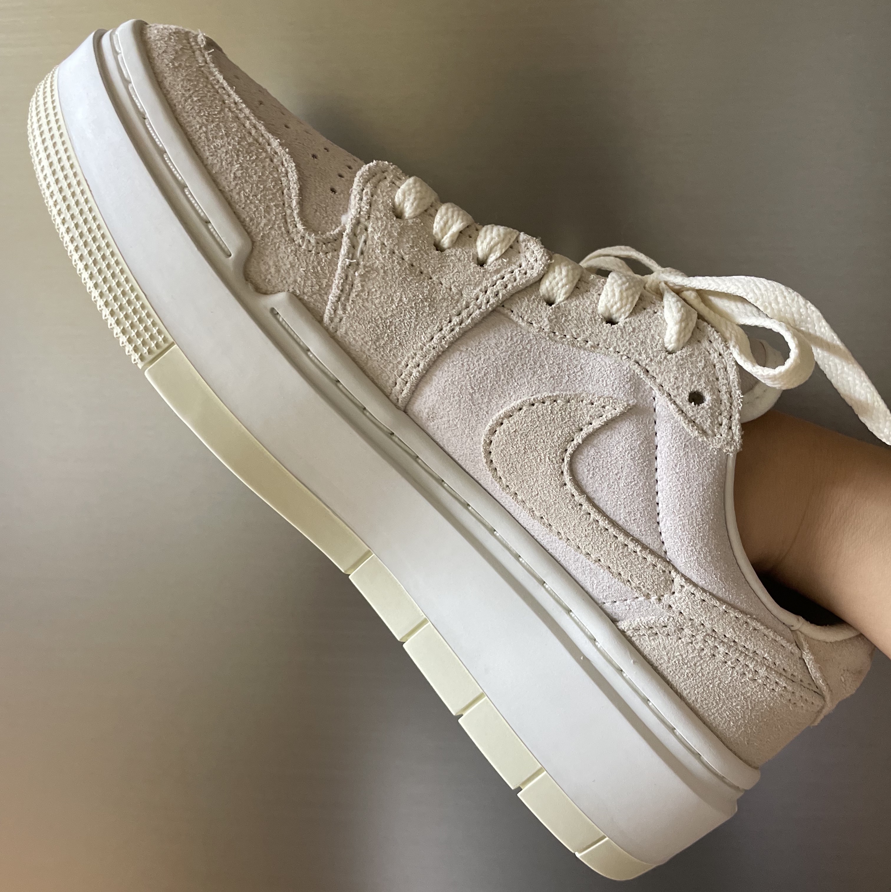 (W) Jordan 1 Elevate Low Coconut Milk 착용 스타일 - 1