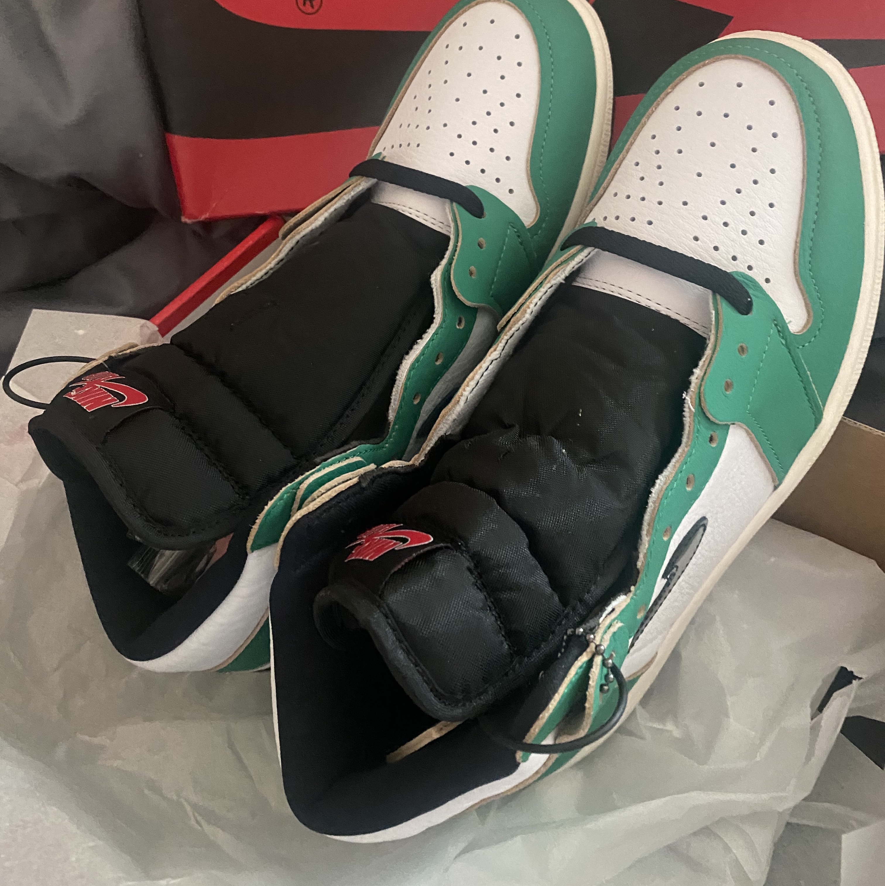 (W) Jordan 1 Retro High OG Lucky Green 착용 스타일 - 2