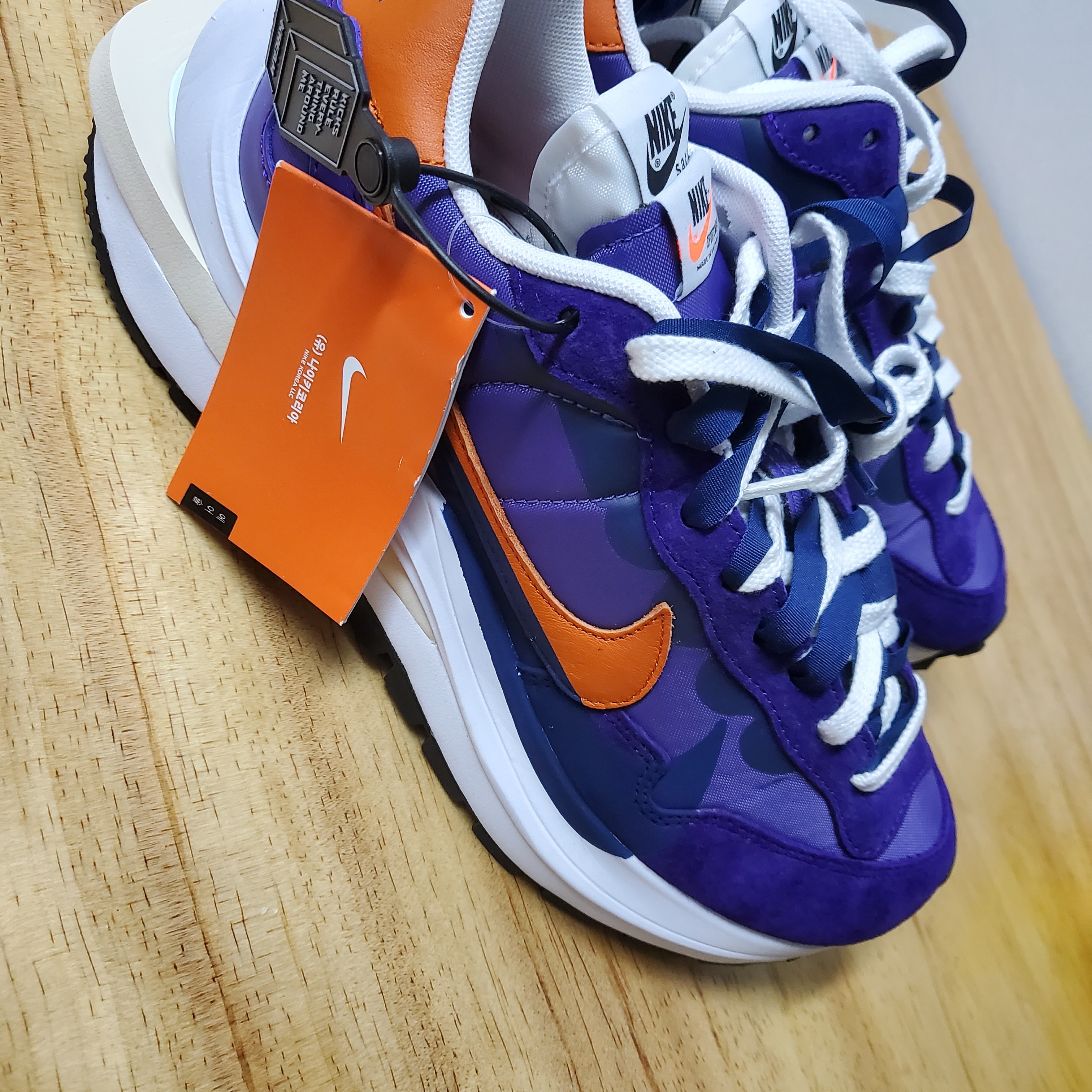 Nike x Sacai VaporWaffle Dark Iris 착용 스타일