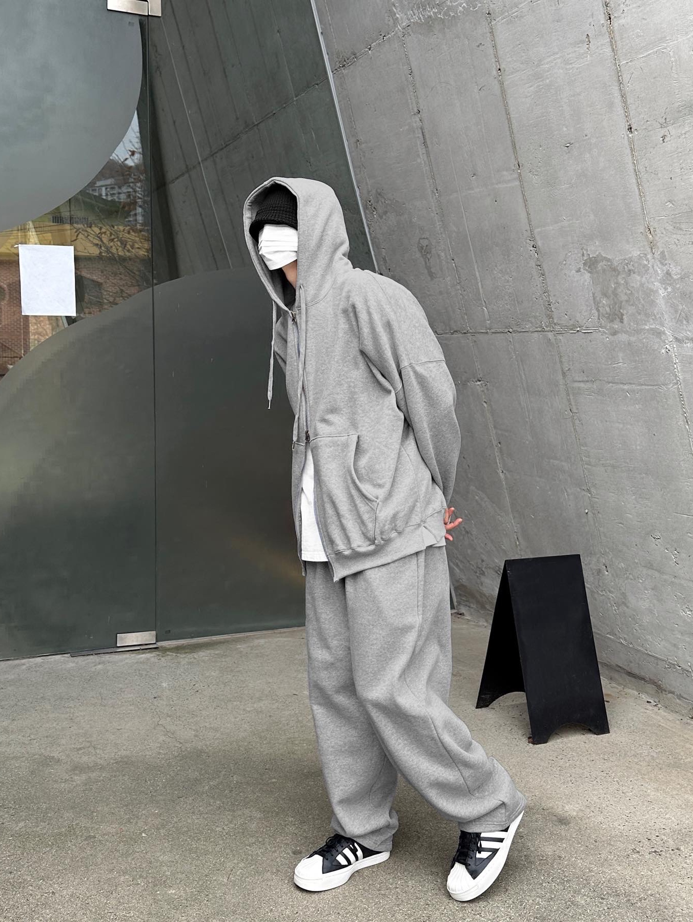 Y-3 Yohji Star Black White 착용 스타일 - 4