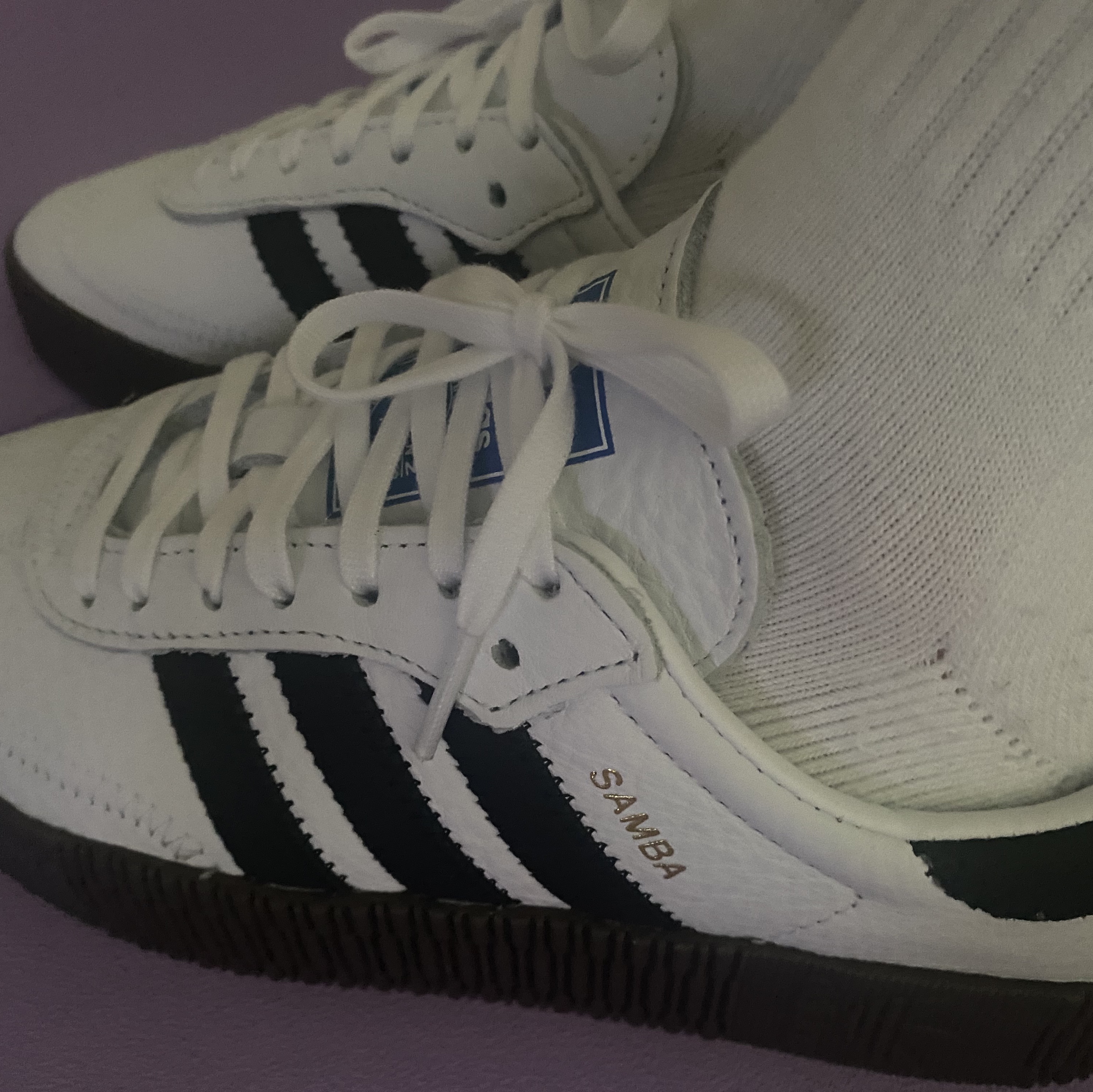 (W) Adidas Sambarose White Black Gum 착용 스타일 - 3