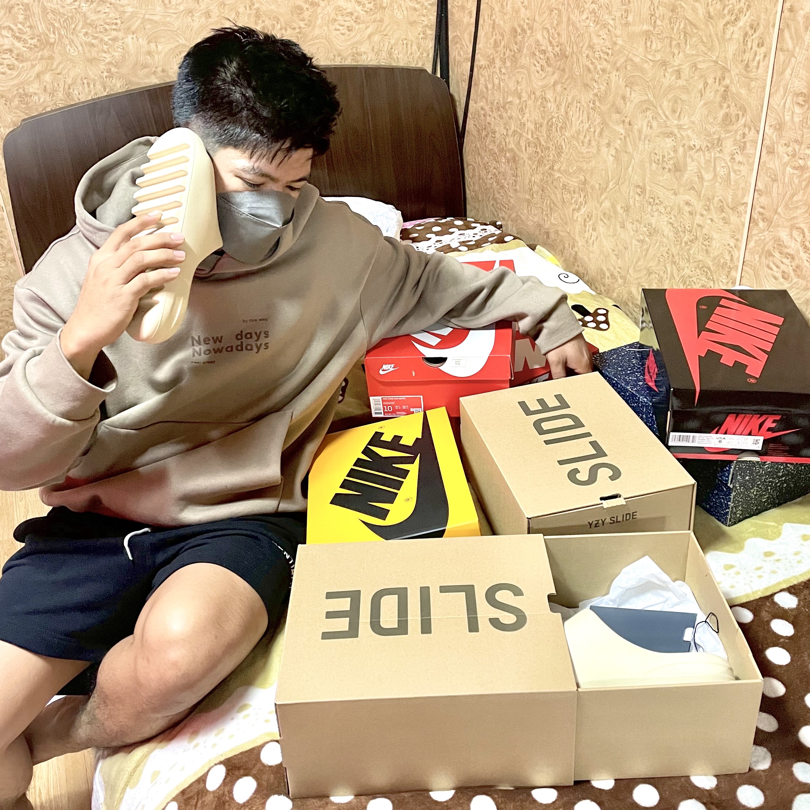 Adidas Yeezy Slide Bone 2022/2023 착용 스타일