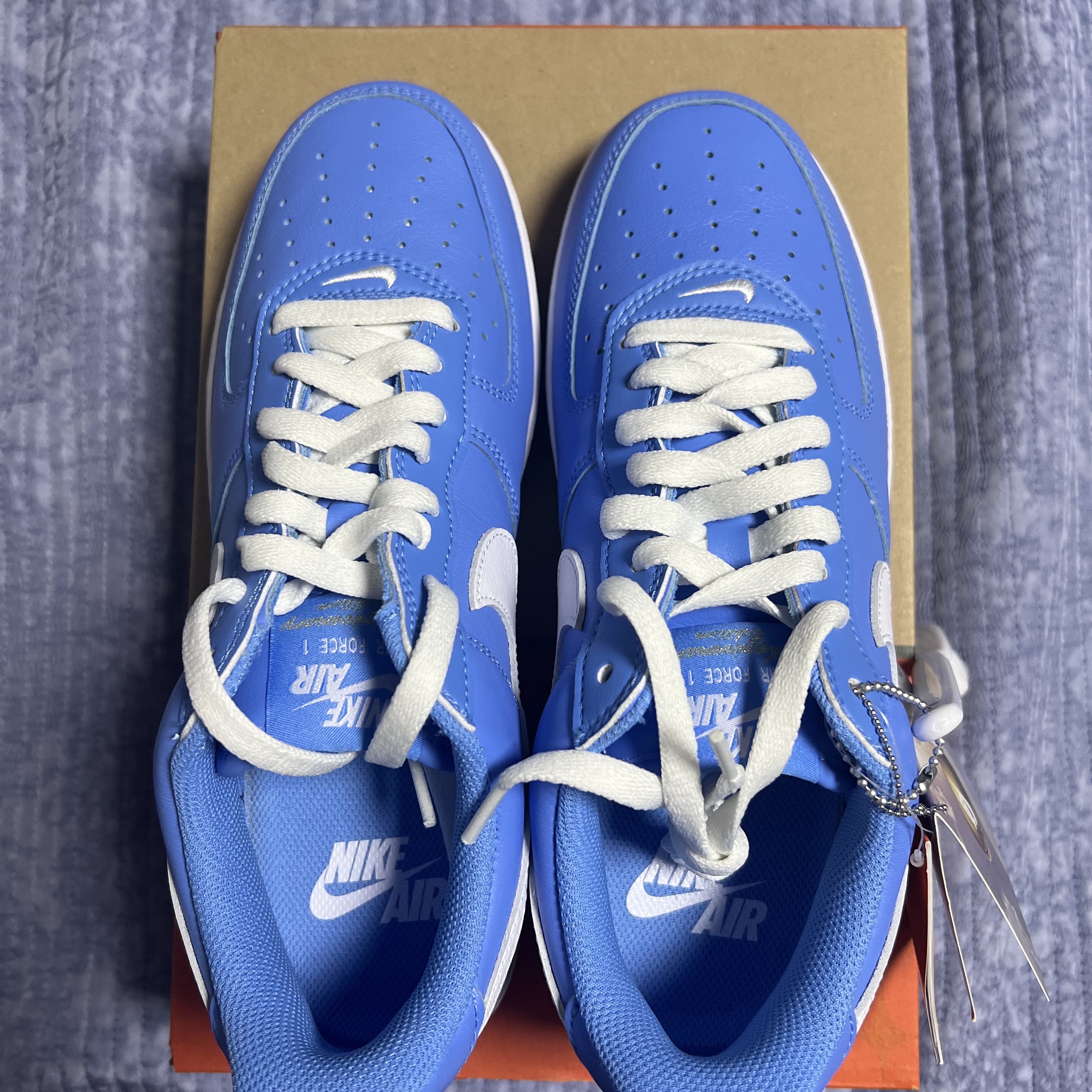 Nike Air Force 1 Low Retro Color of the Month University Blue 착용 스타일 - 1