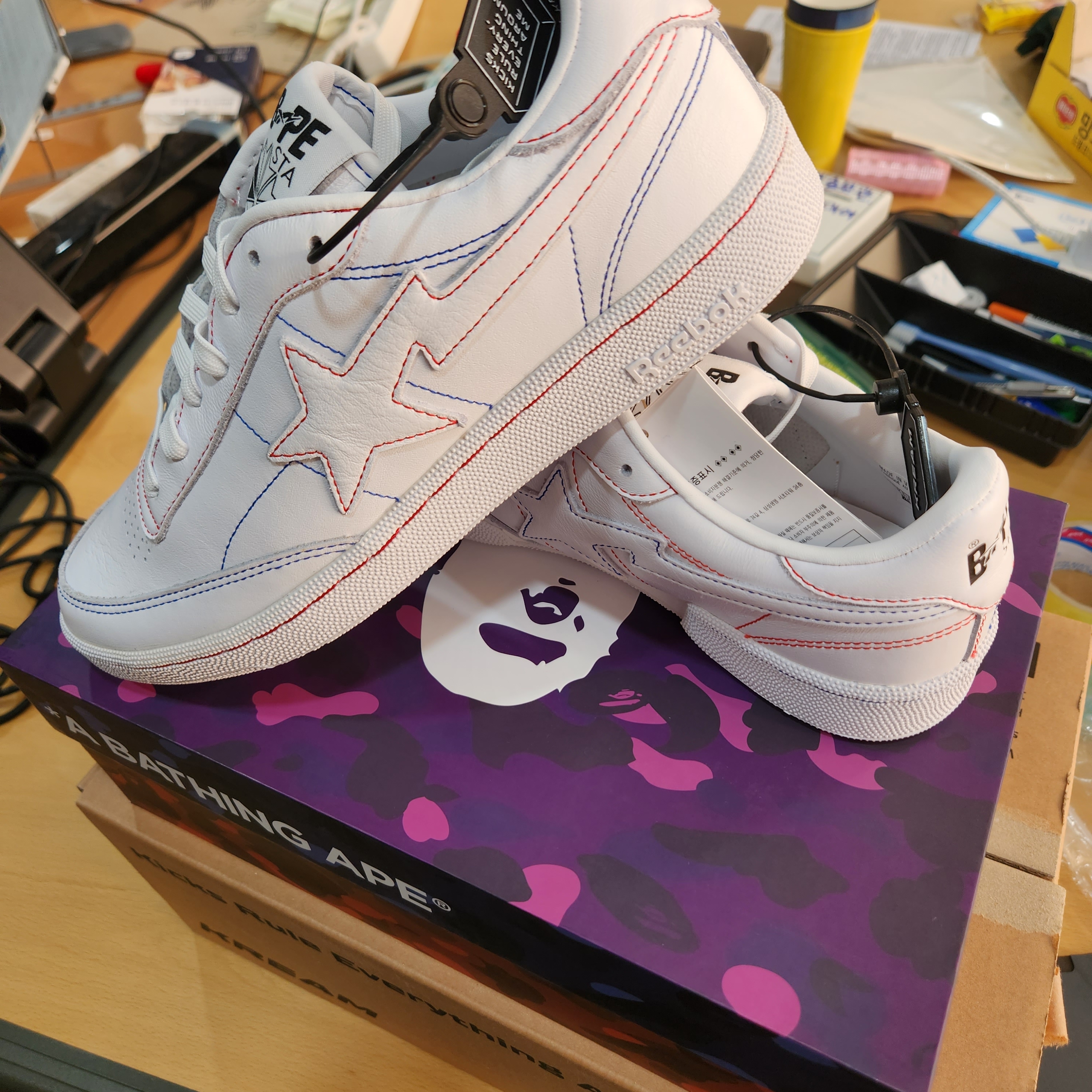 Reebok x BAPE Club C 85 White Contrast Stitch 착용 스타일 - 2