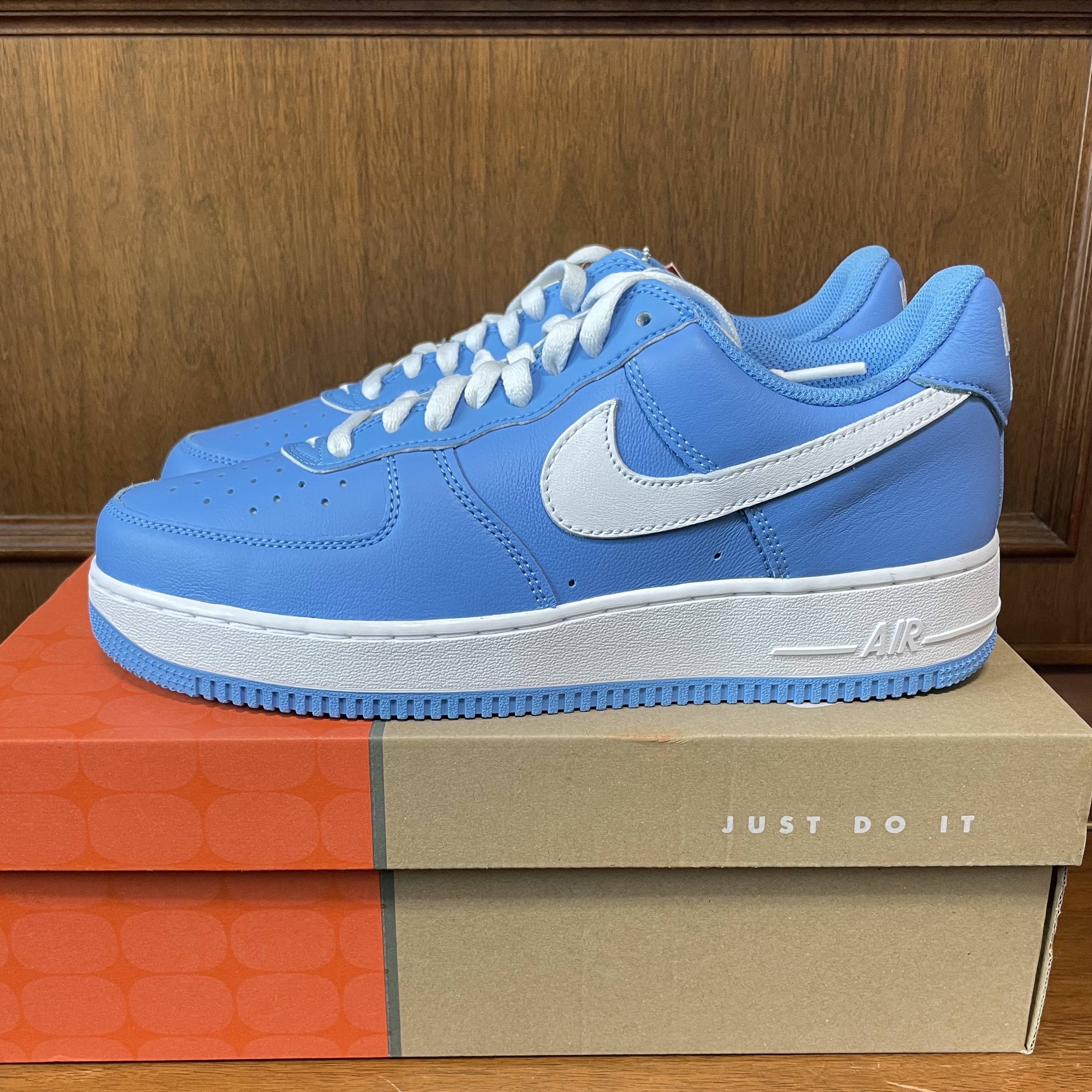 Nike Air Force 1 Low Retro Color of the Month University Blue, Nike Air Force 1 '07 Low University Blue 착용 스타일 - 1