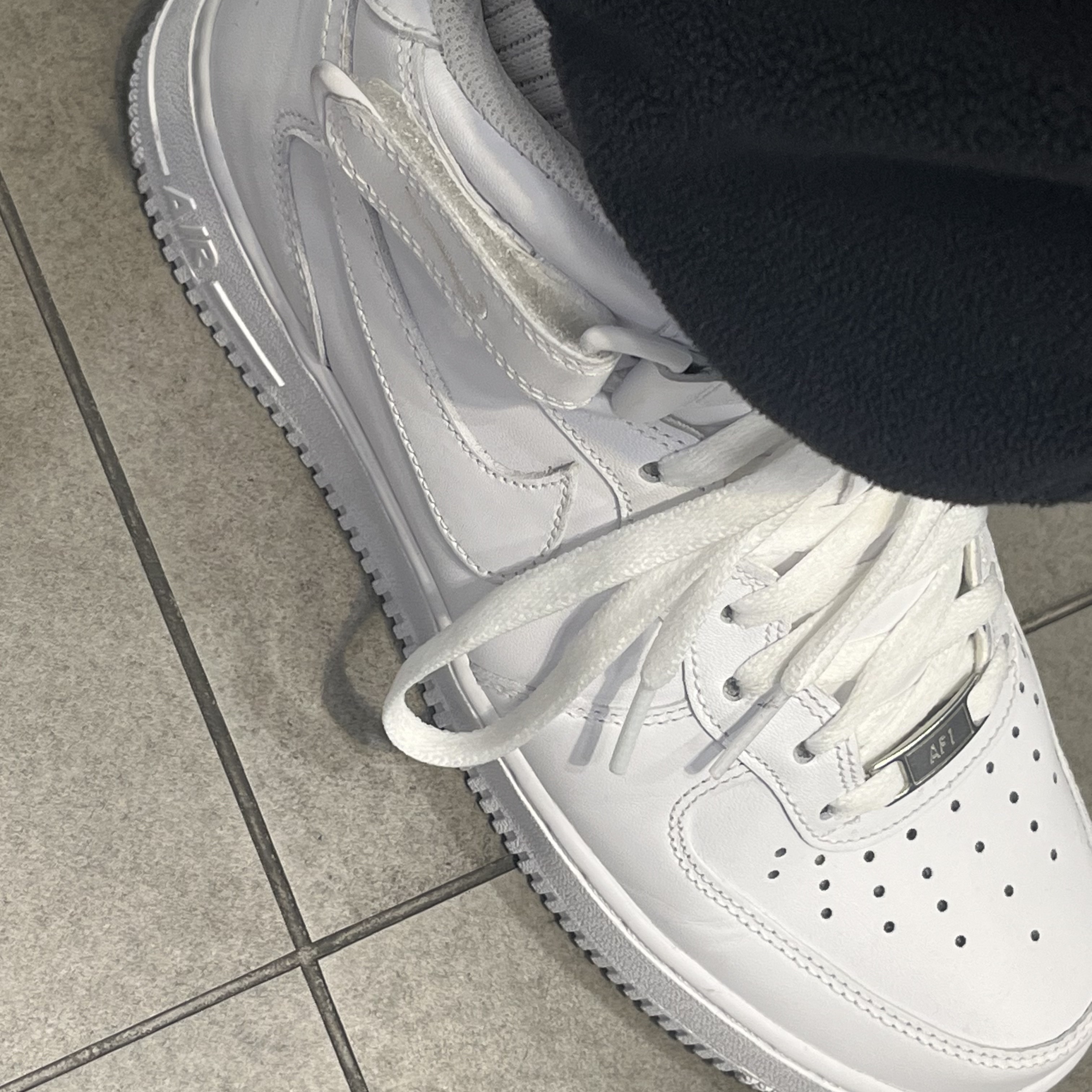 Nike Air Force 1 '07 Low White, (W) Nike Air Force 1 '07 Low White 착용 스타일 - 1