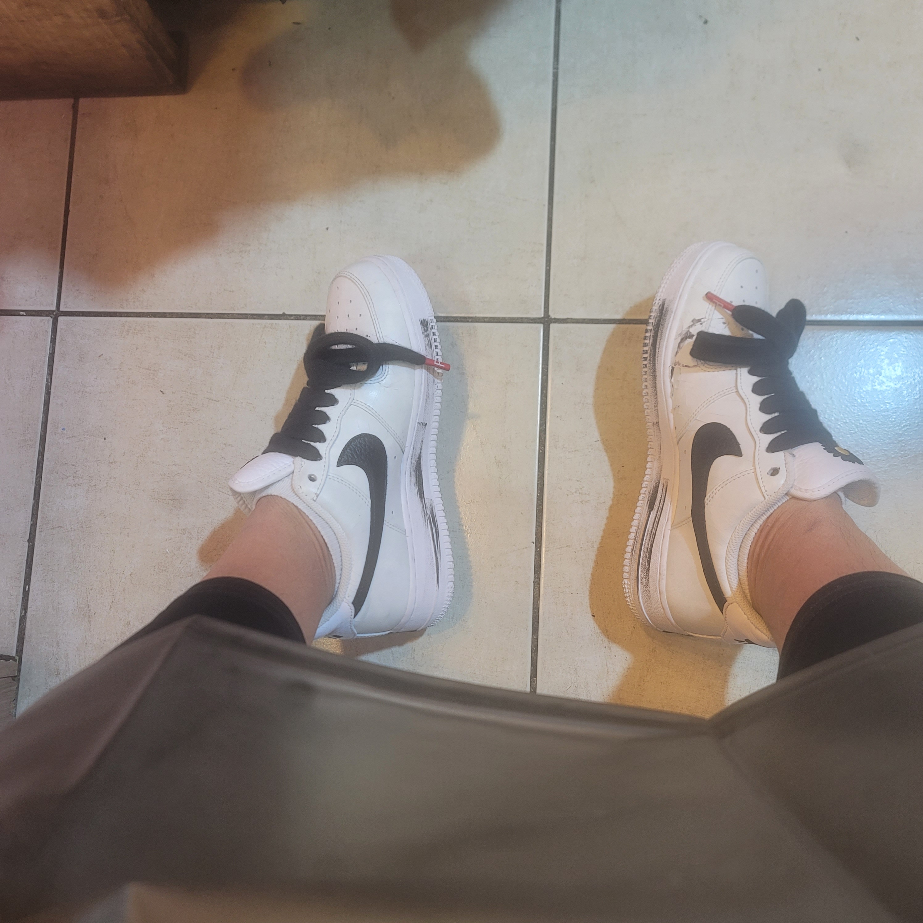 Nike x Peaceminusone Air Force 1 Low Para-Noise 2.0, Jordan x Travis Scott x Fragment Hoodie Black (DJ0615-010) 착용 스타일 - 2