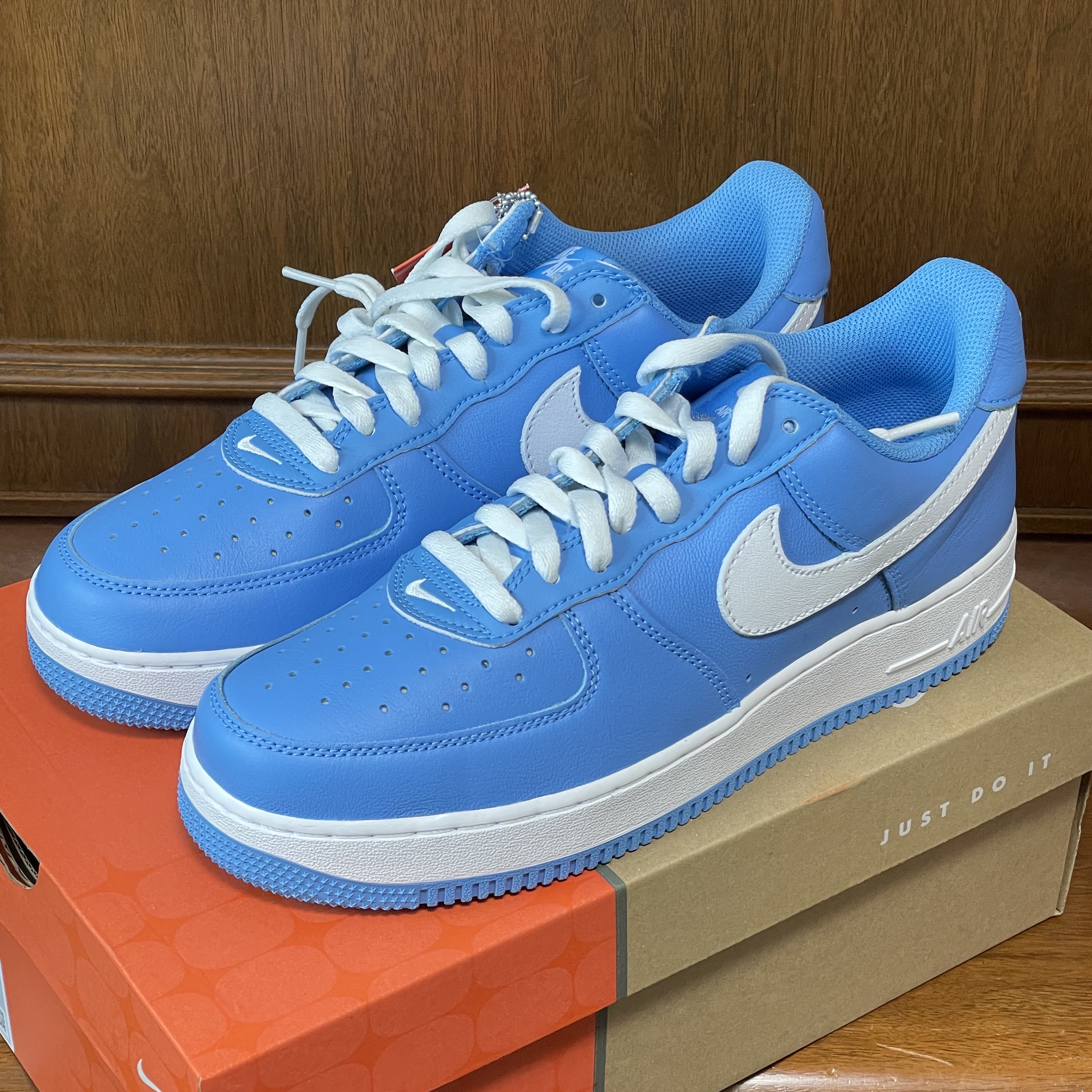 Nike Air Force 1 Low Retro Color of the Month University Blue, Nike Air Force 1 '07 Low University Blue 착용 스타일 - 2