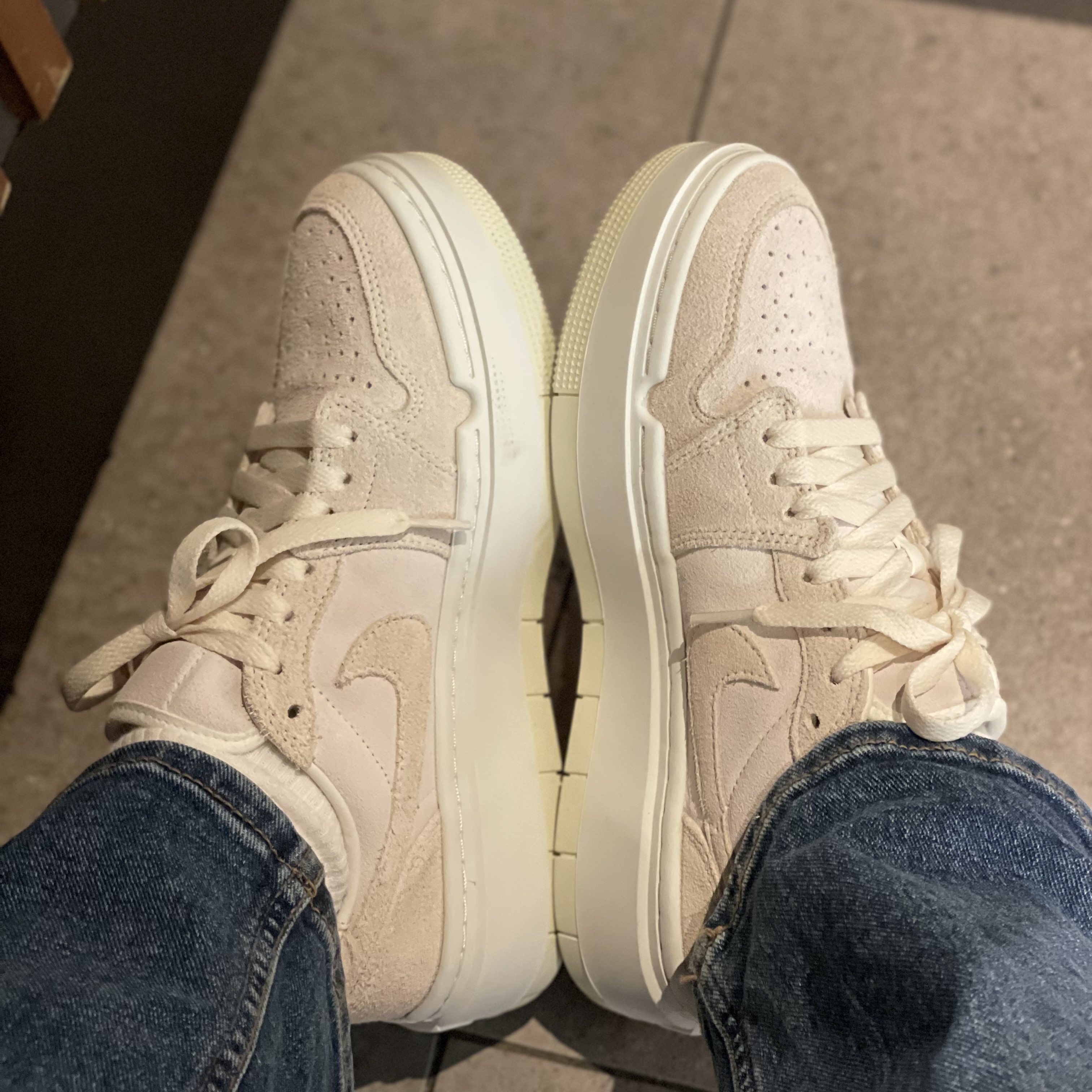 (W) Jordan 1 Elevate Low Coconut Milk 착용 스타일 - 4