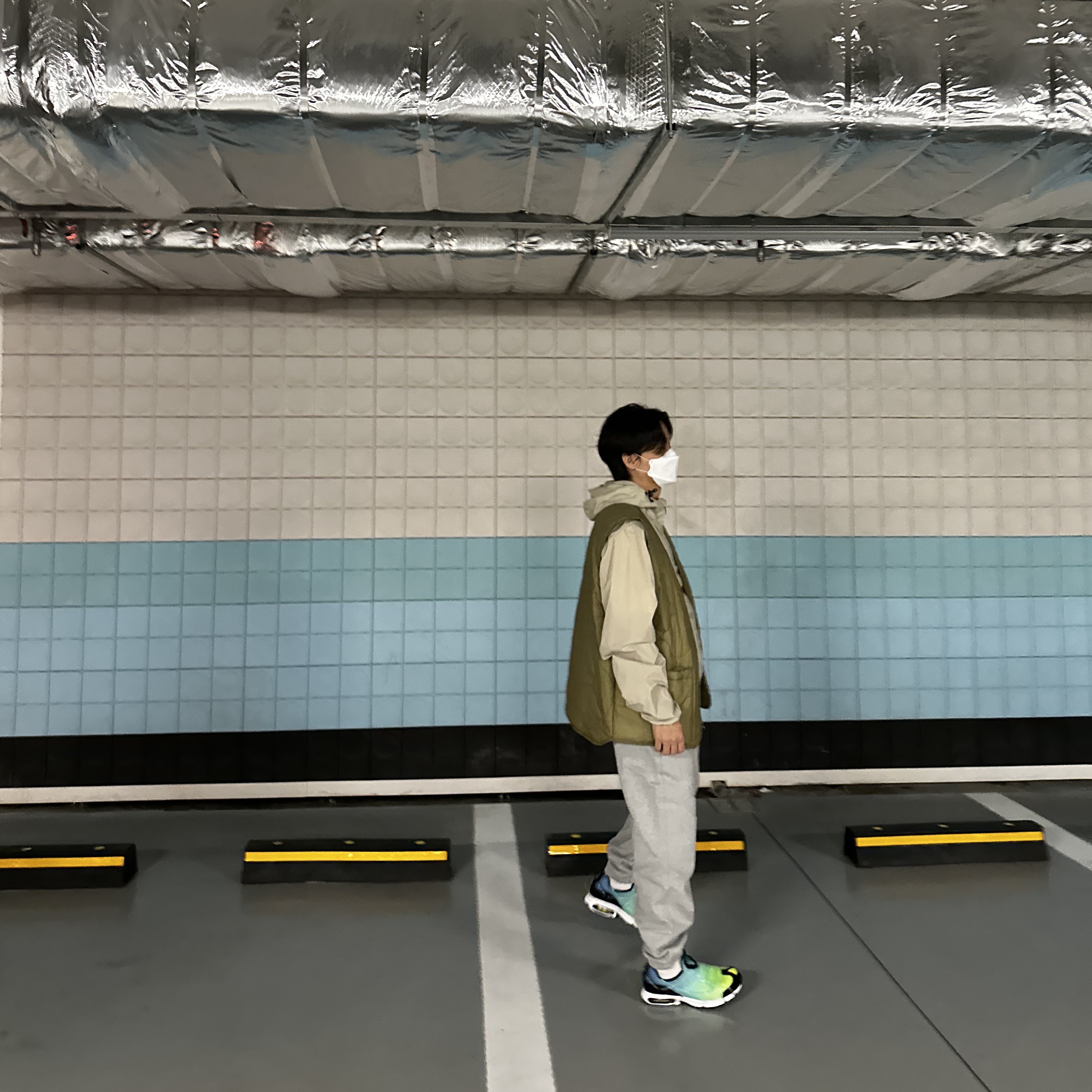Nike Air Kukini SE Lemon Venom and Aurora, Nike NRG Solo Swoosh Fleece Pants Dark Grey Heather - Asia 착용 스타일 - 1