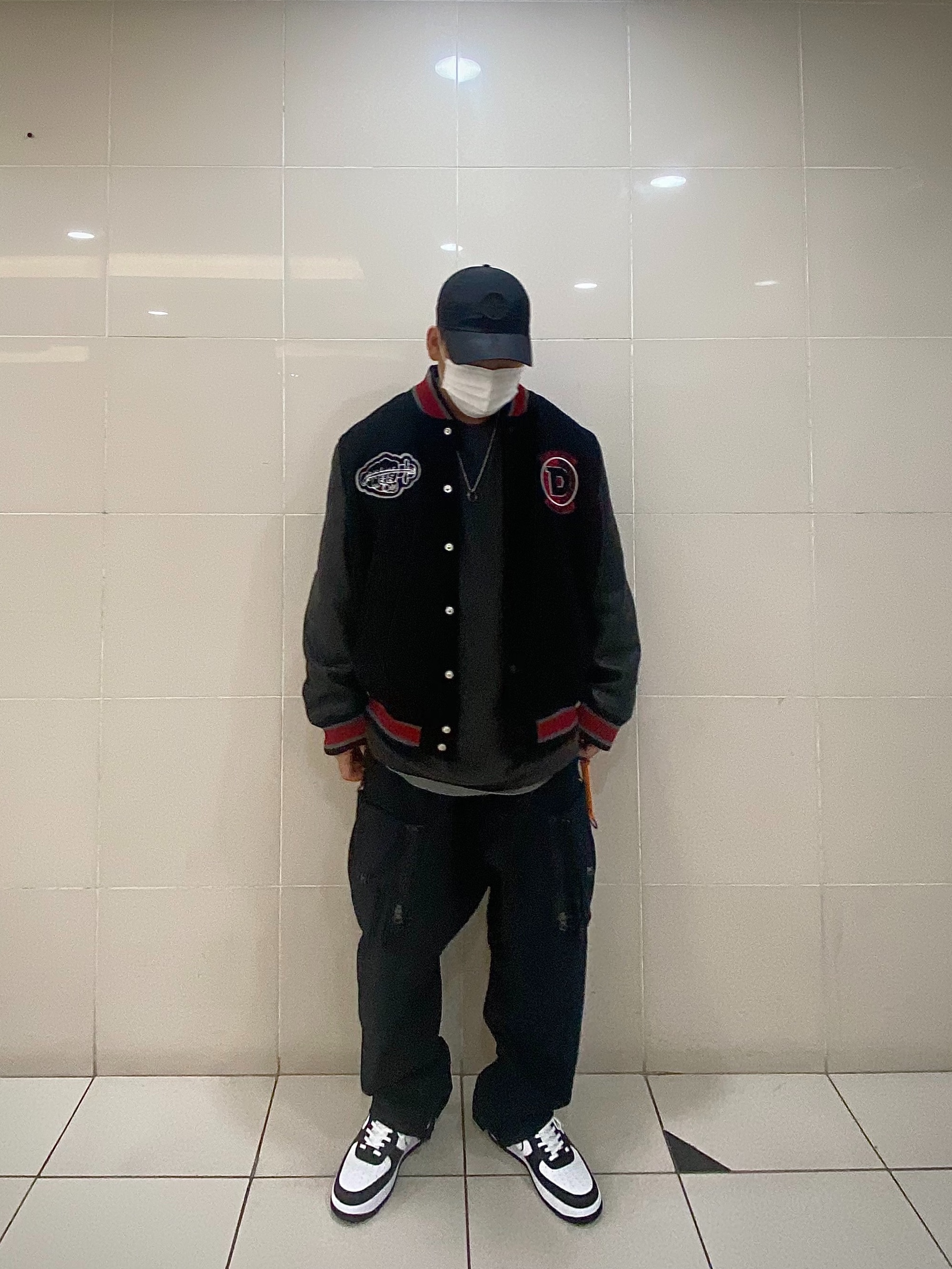 Nike ACG Cargo Pants Black, Nike Air Force 1 '07 LV8 White Black 착용 스타일