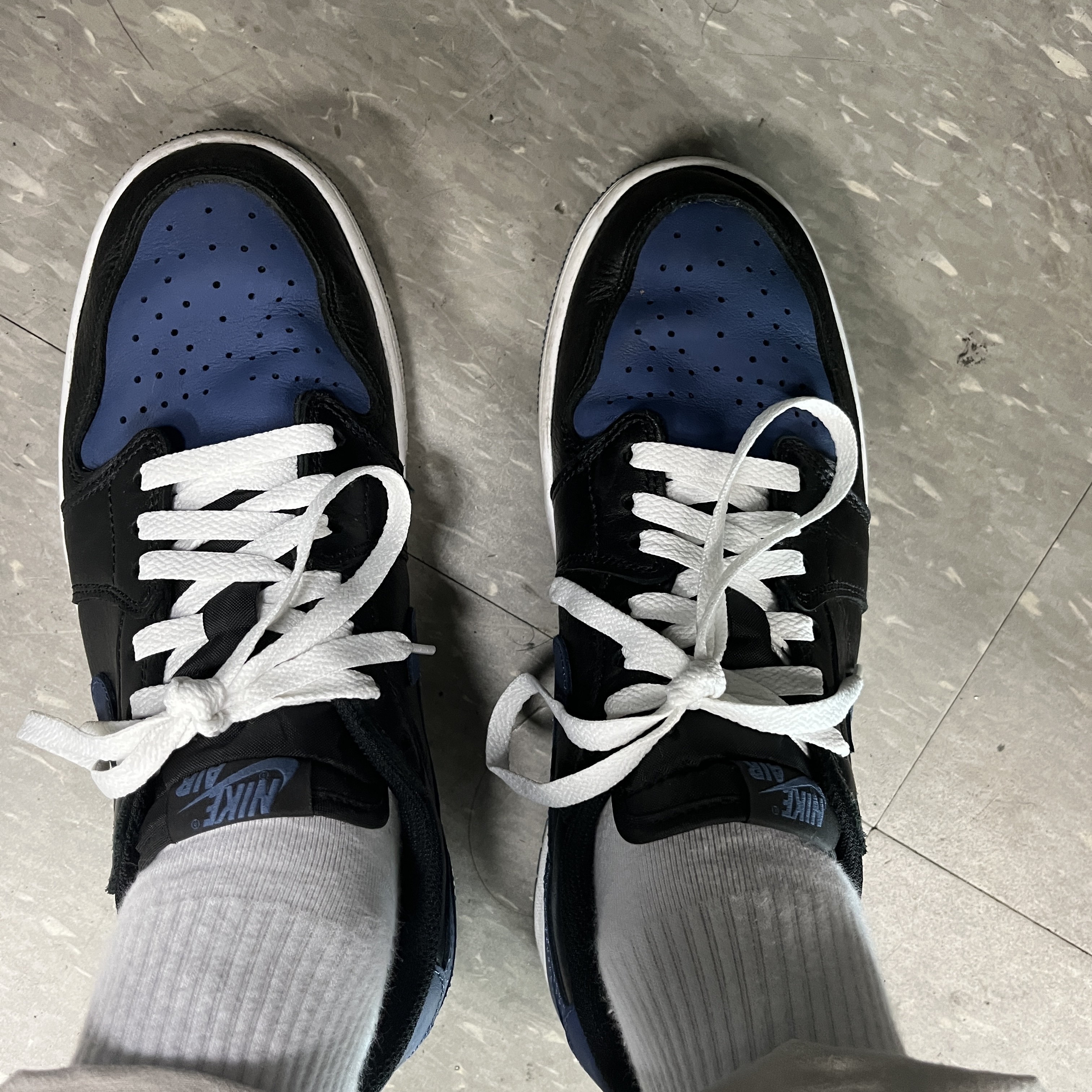 Jordan 1 Retro Low OG Mystic Navy 착용 스타일 - 1