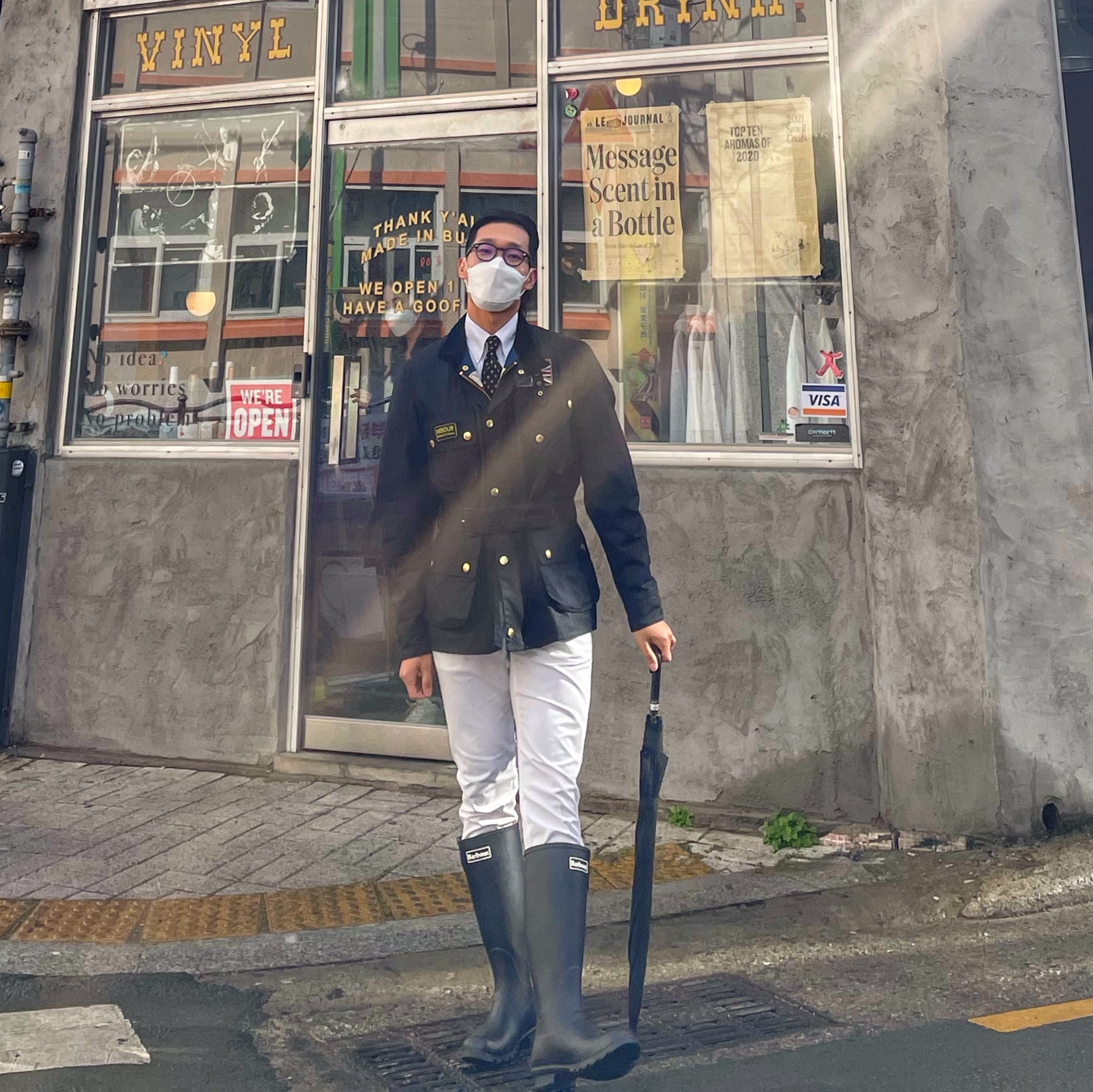 Barbour International Union Jack Wax Jacket Black, (W) Barbour Bede Wellington Boots Black 착용 스타일