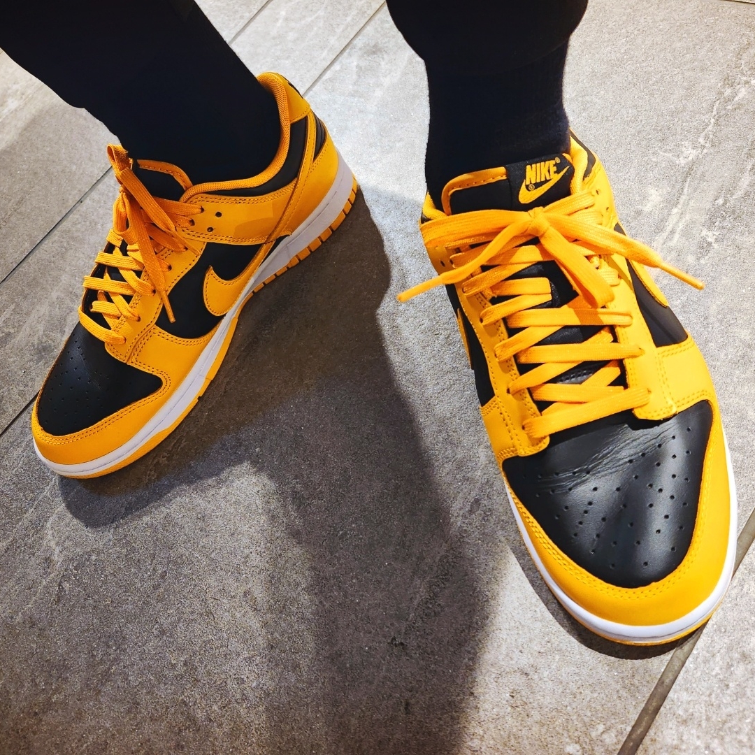 Nike Dunk Low Retro Championship Goldenrod 착용 스타일 - 2