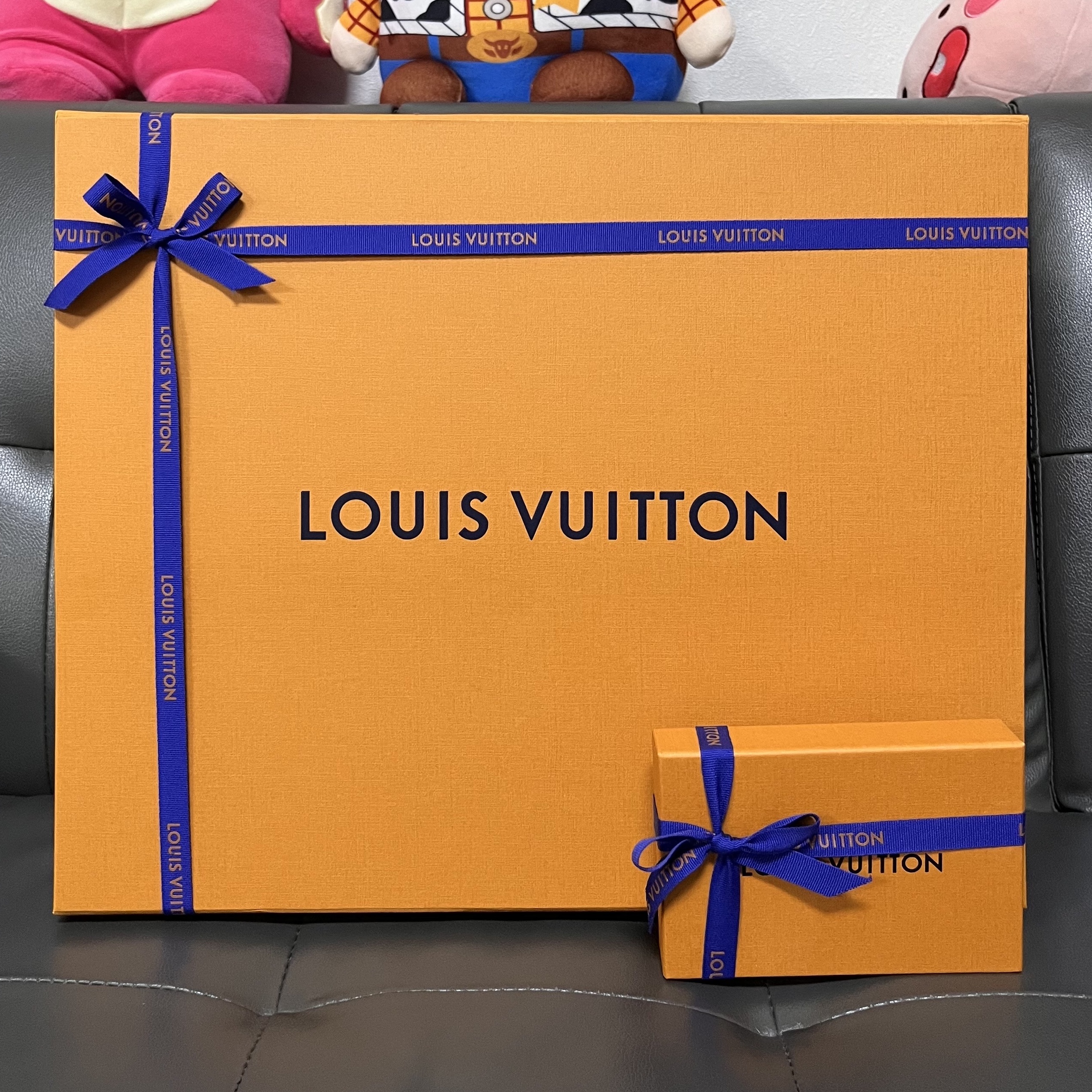 Louis Vuitton Onthego MM Monogram, (W) Louis Vuitton Monogram Confidential Bandeau Black 착용 스타일 - 1