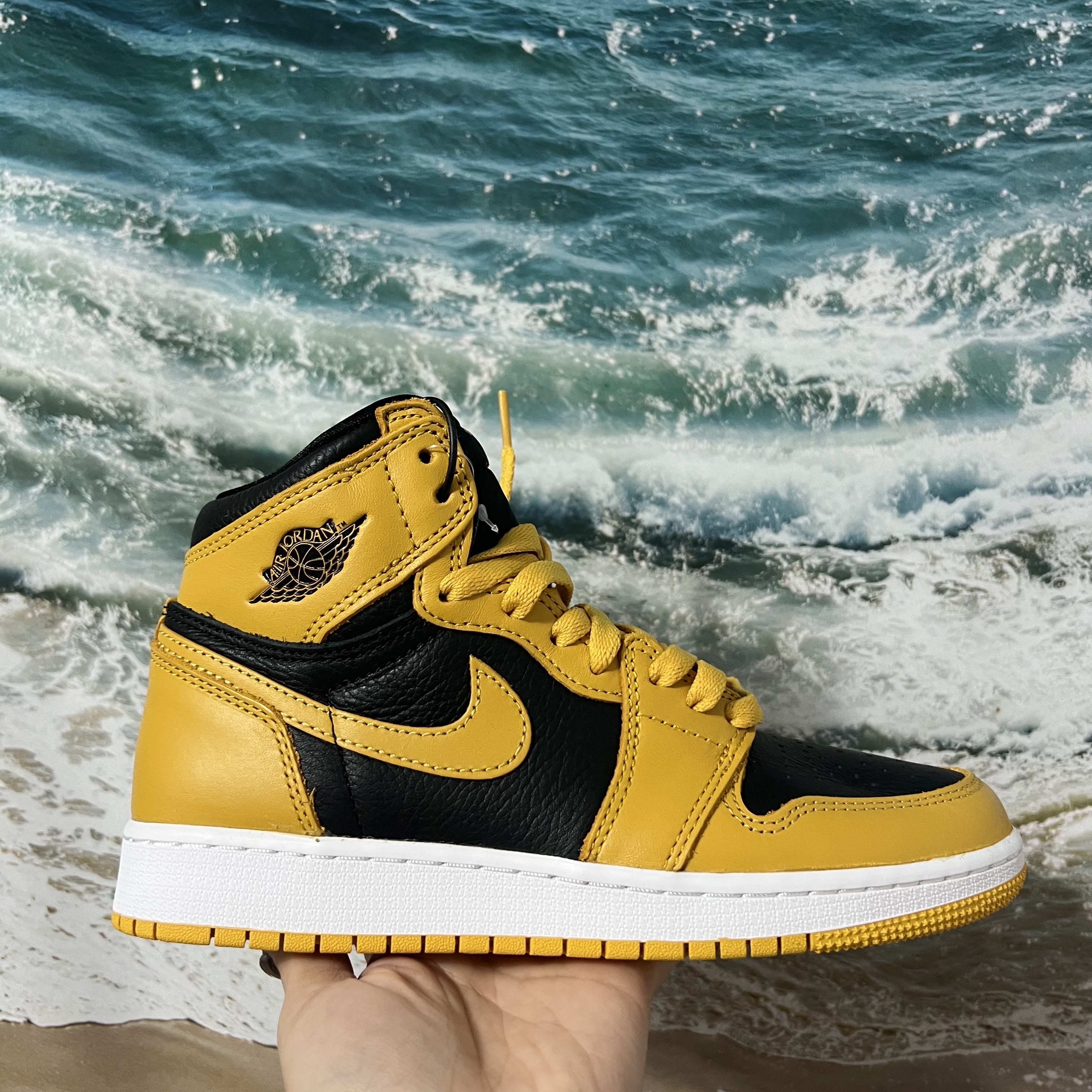 Jordan 1 Retro High OG Pollen, (GS) Jordan 1 Retro High OG Pollen 착용 스타일 - 1