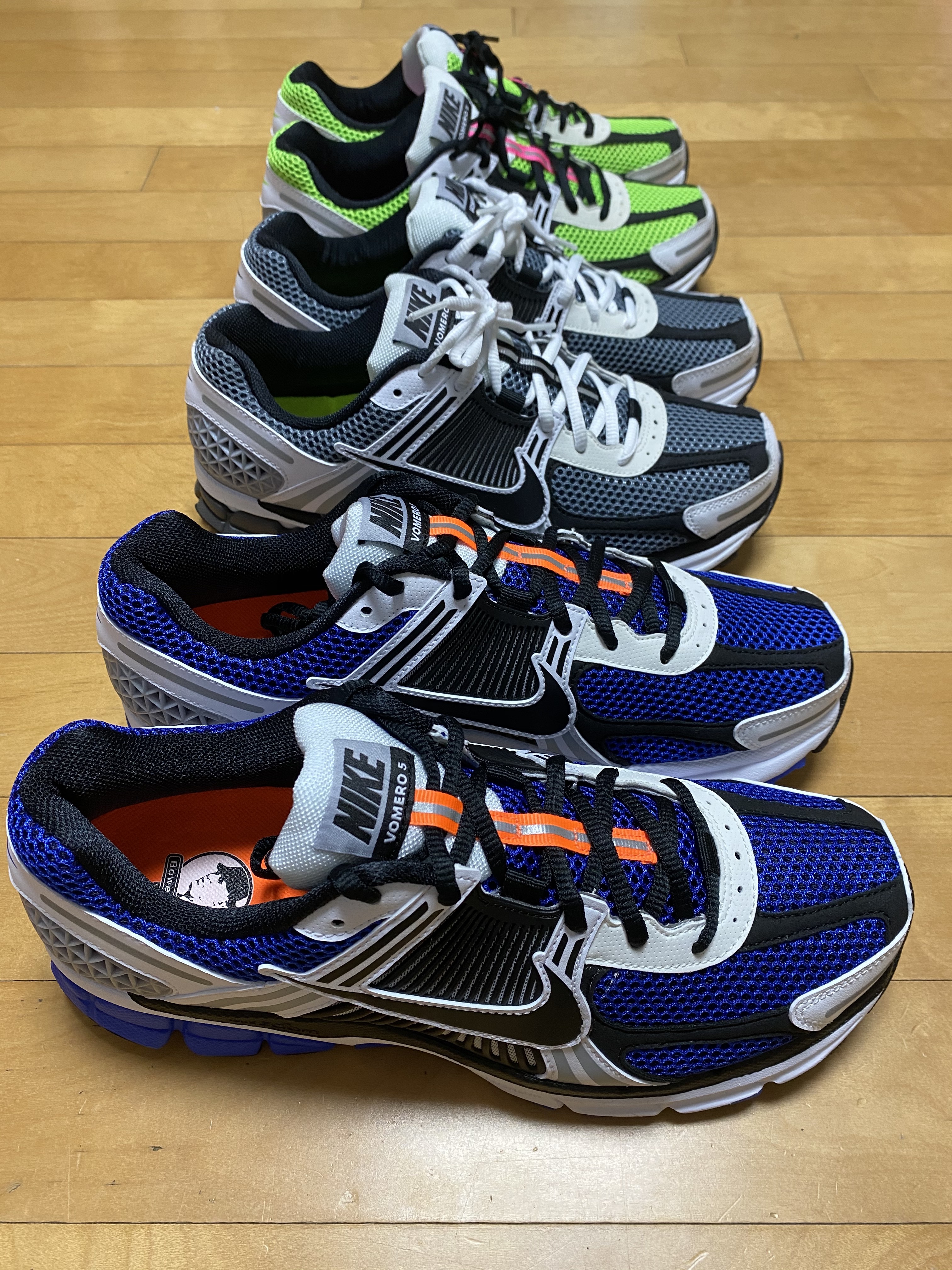 Nike Zoom Vomero 5 Electric Green Black, Nike Zoom Vomero 5 White Racer Blue Black 착용 스타일