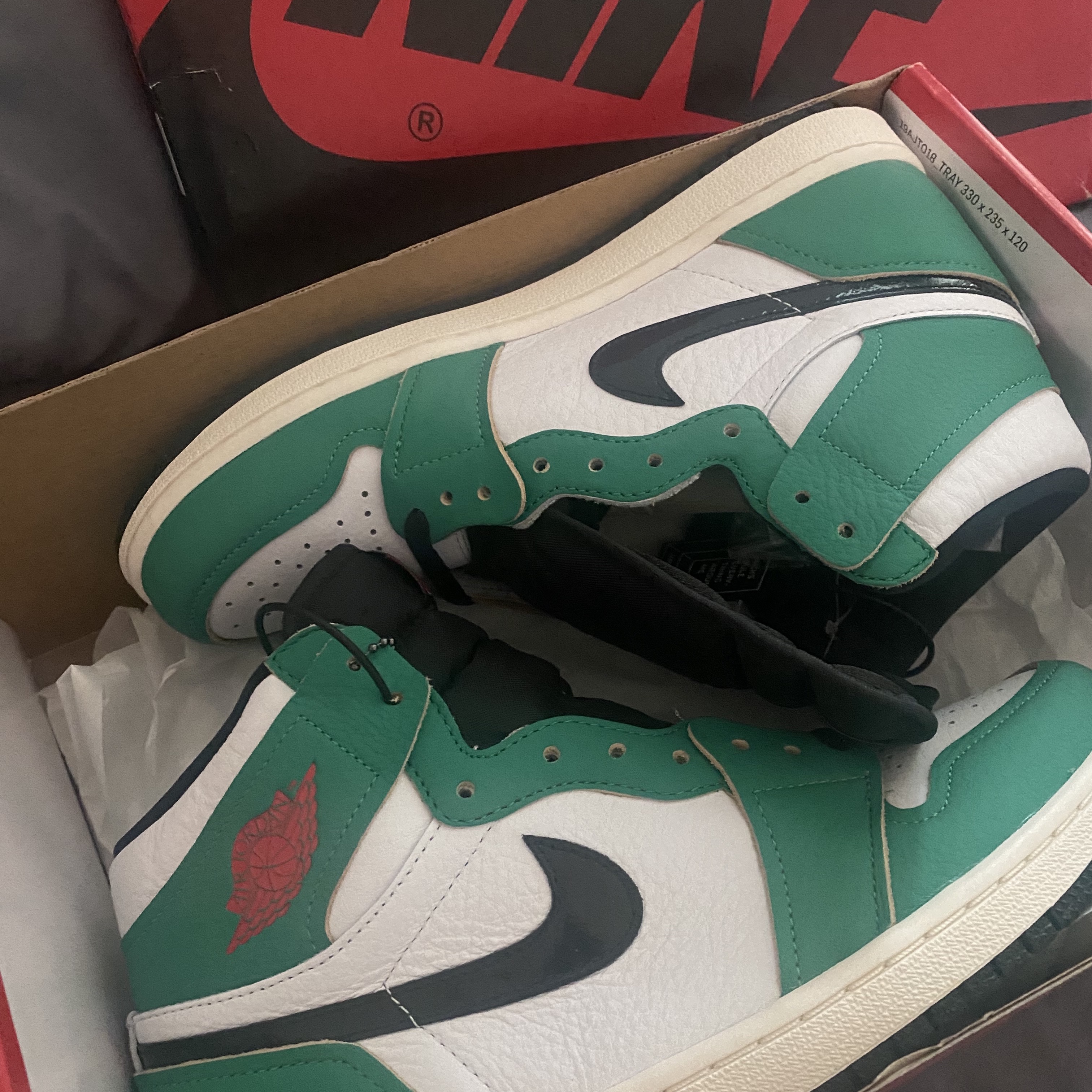 (W) Jordan 1 Retro High OG Lucky Green 착용 스타일 - 1