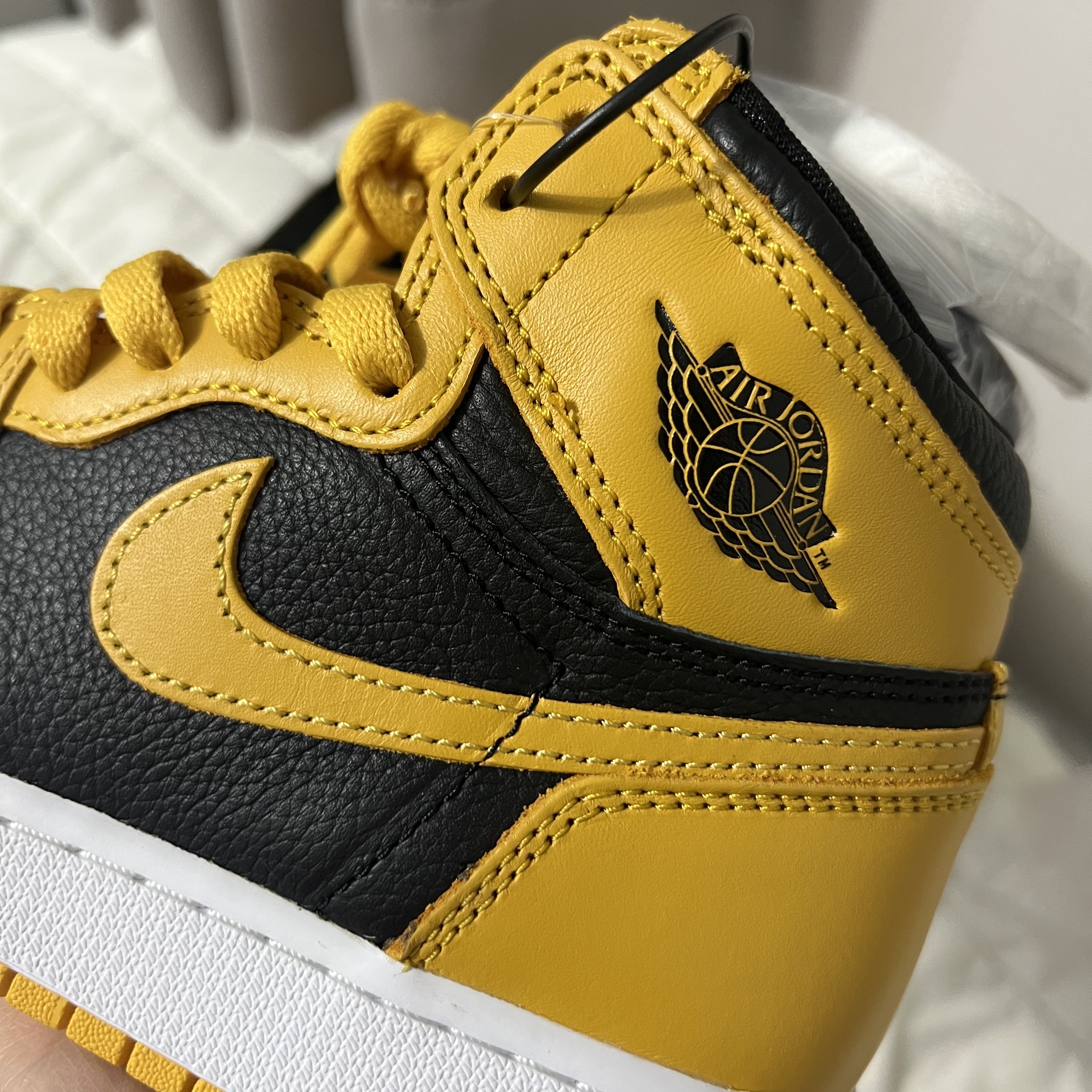 Jordan 1 Retro High OG Pollen, (GS) Jordan 1 Retro High OG Pollen 착용 스타일 - 2
