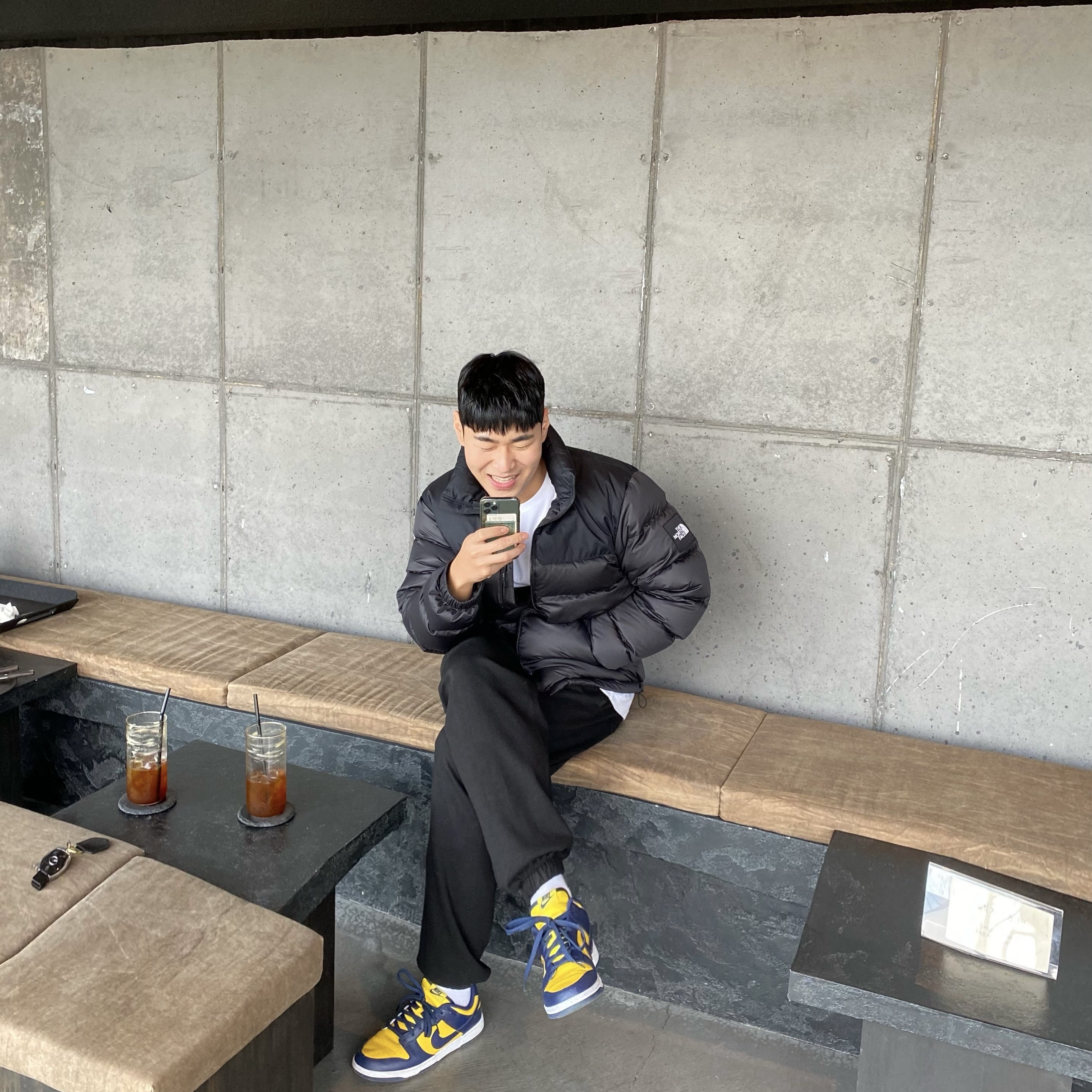 The North Face 1996 Eco Nuptse Jacket Black, Nike Dunk Low Retro Varsity Maize 착용 스타일