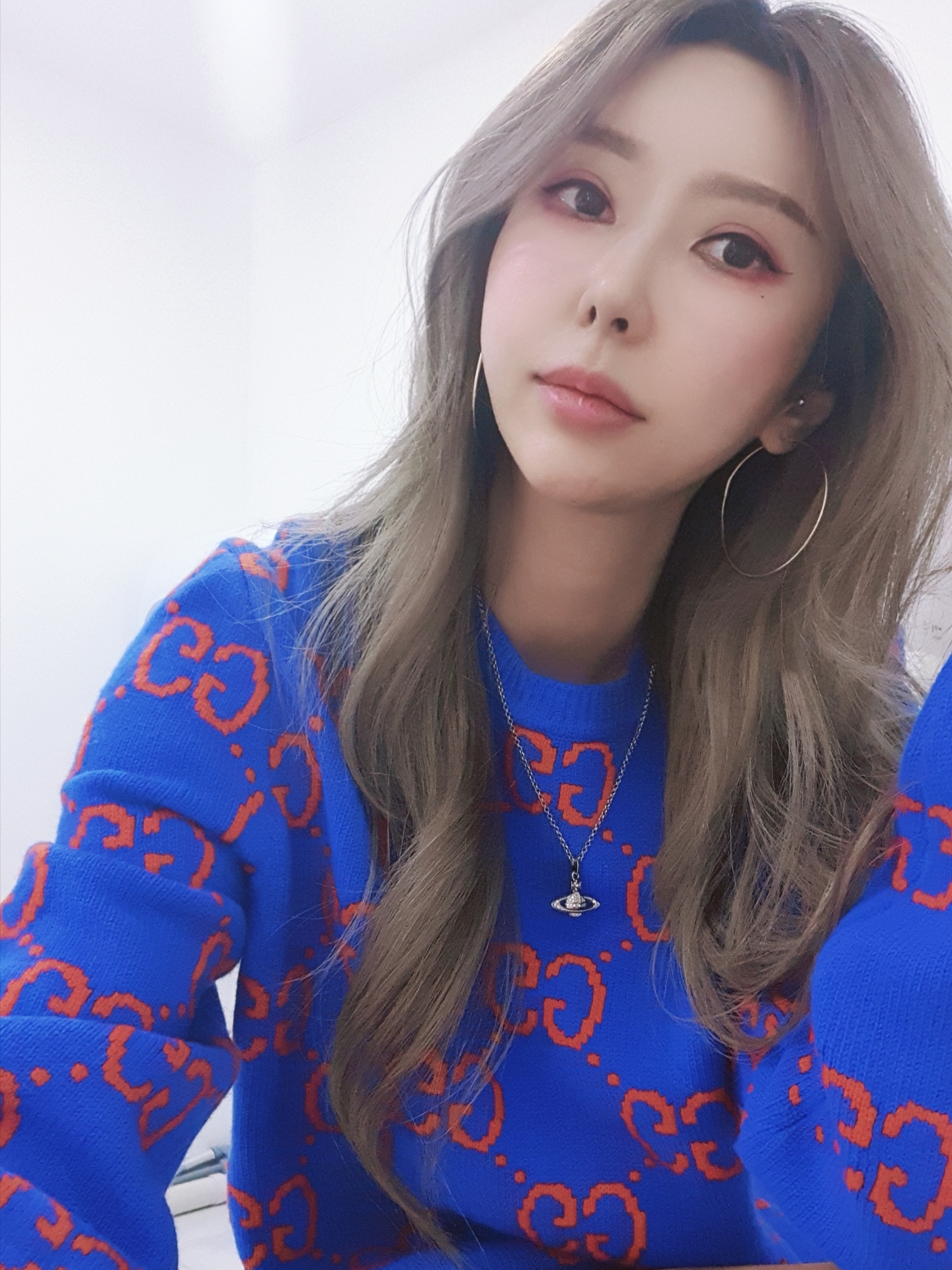 Gucci GG Knit Sweater Blue Red 착용 스타일 - 2