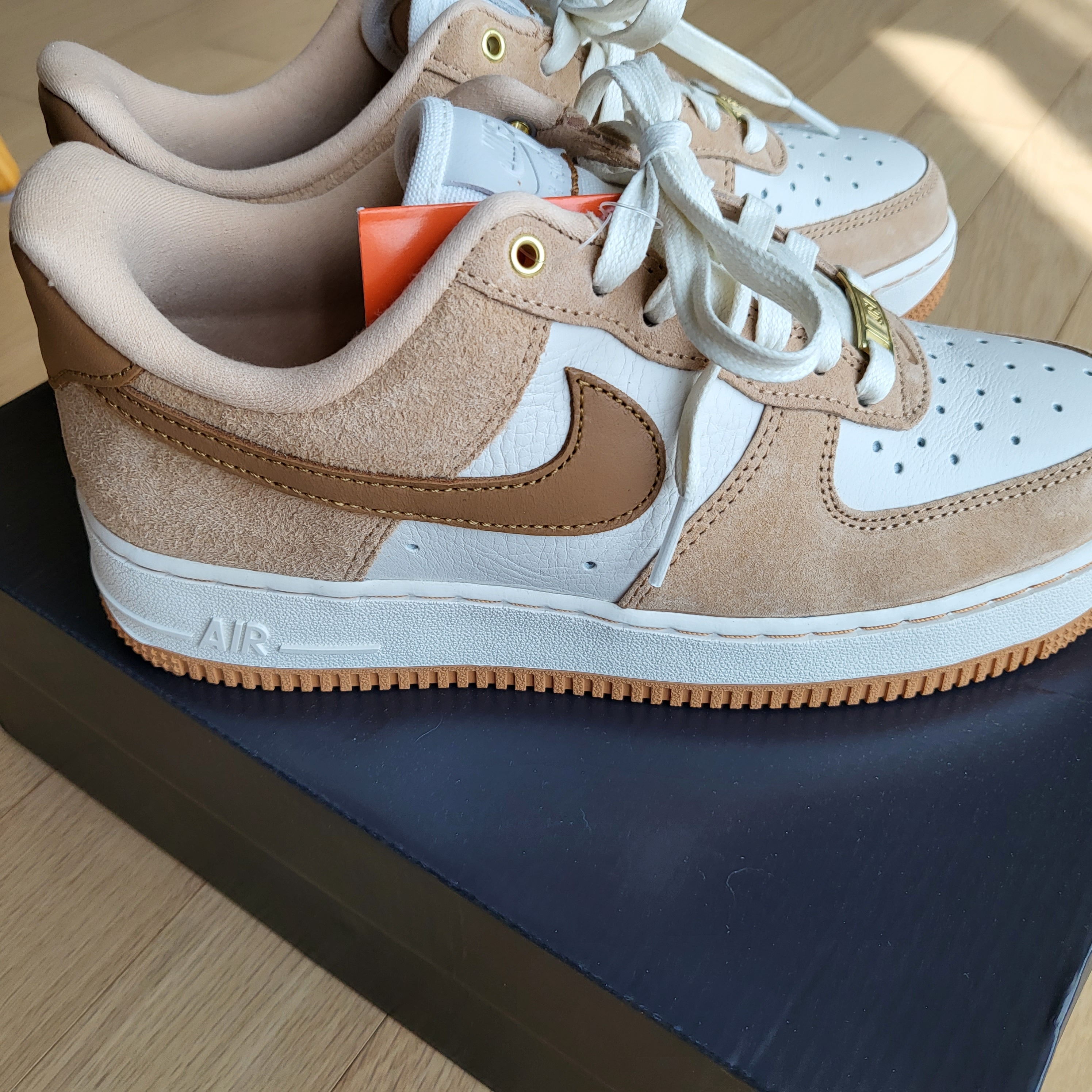 (W) Nike Air Force 1 LXX Flax 착용 스타일 - 1