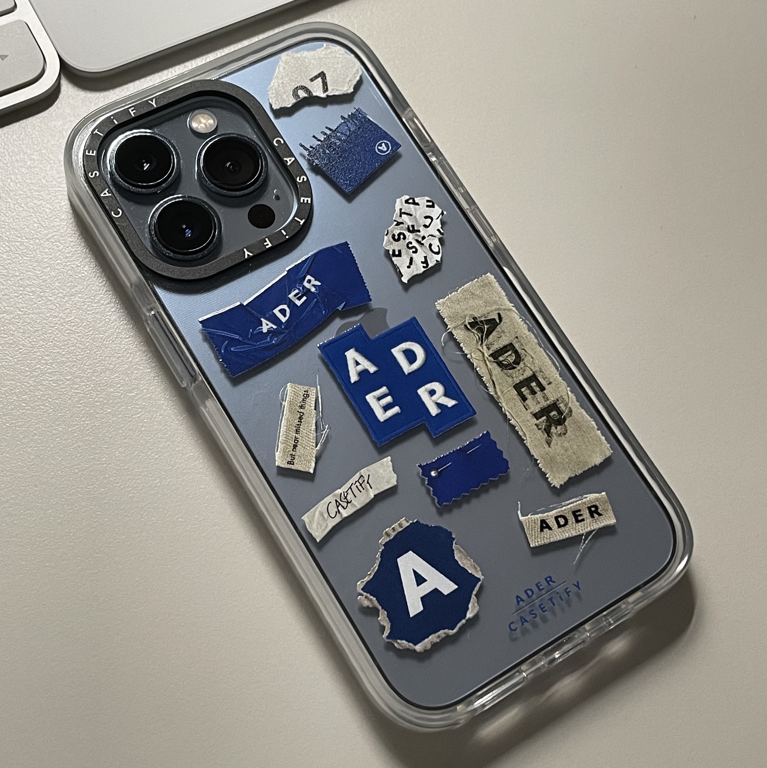 Casetify x Ader Error Ader Sticker iPhone Case 착용 스타일