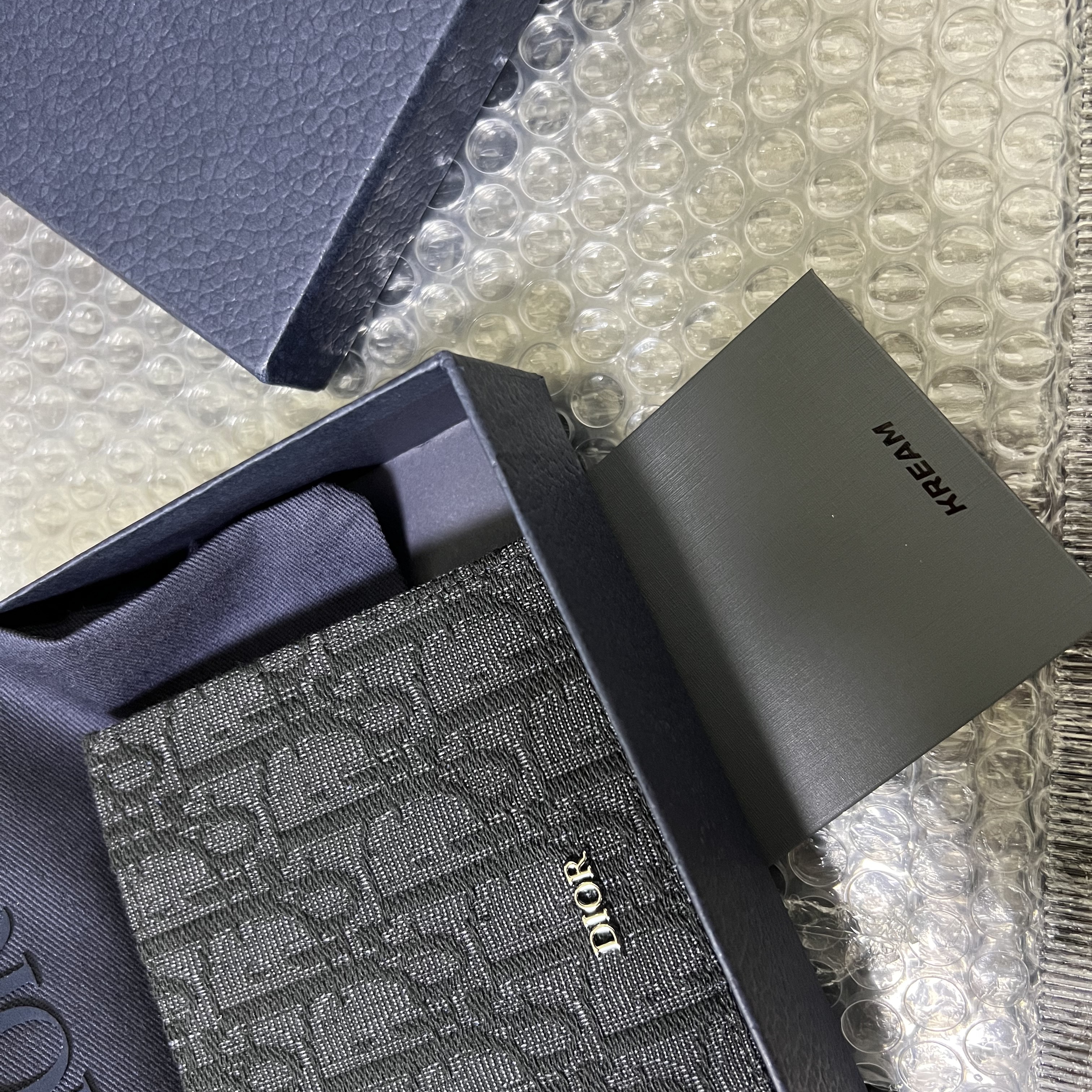 Dior Wallet Black Dior Oblique Jacquard 착용 스타일