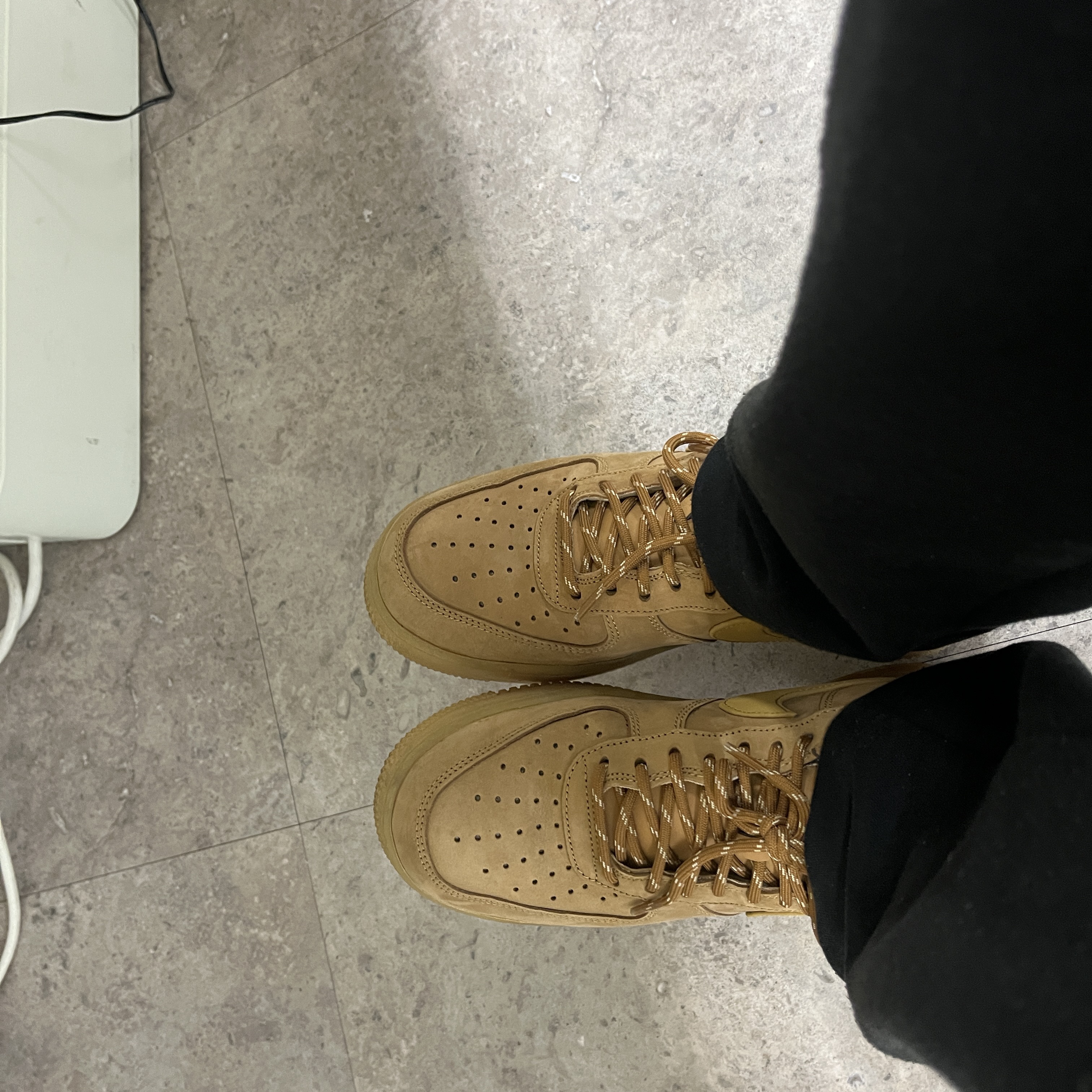 Nike Air Force 1 '07 WB Flax 착용 스타일 - 3