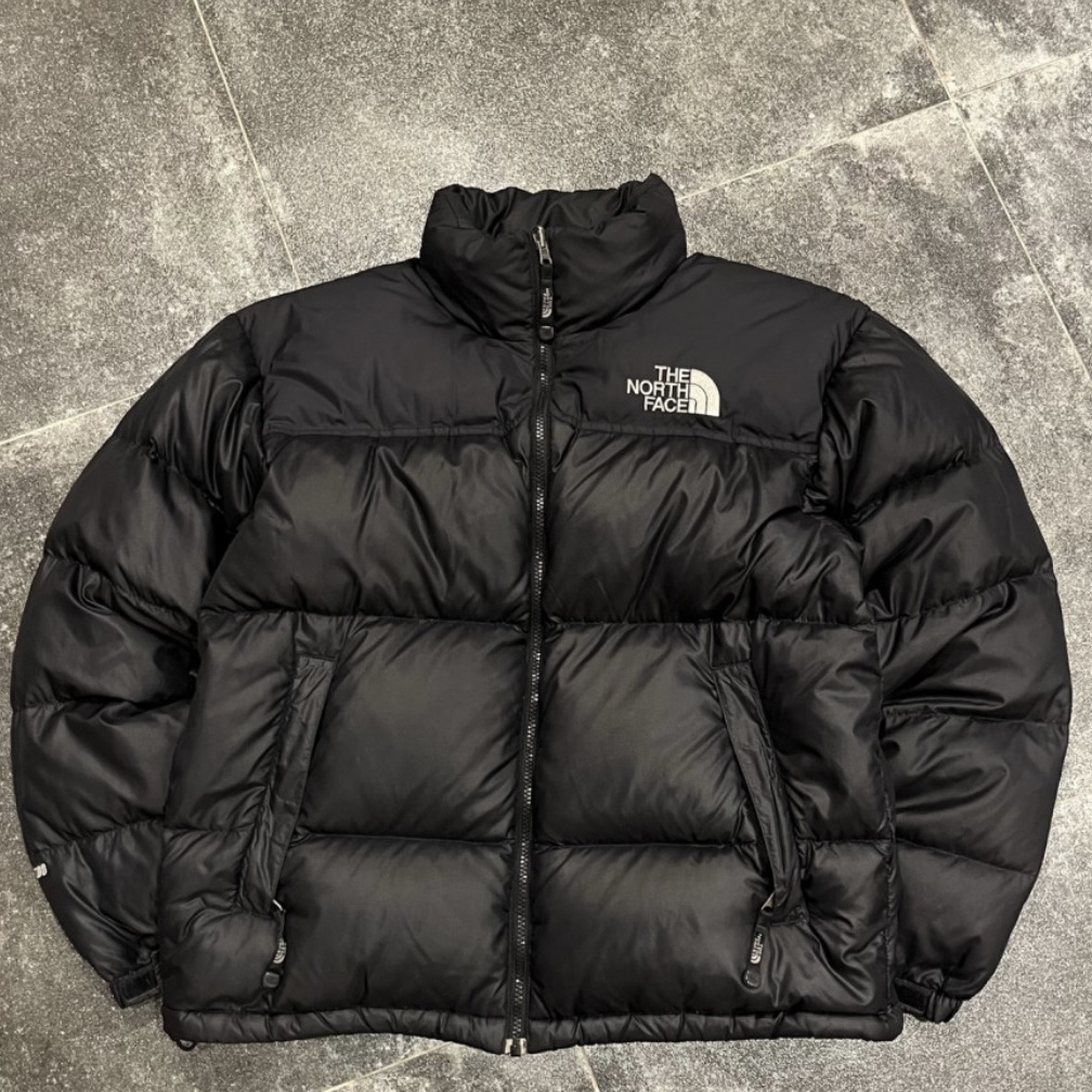 The North Face 1996 Eco Nuptse Jacket Black 착용 스타일