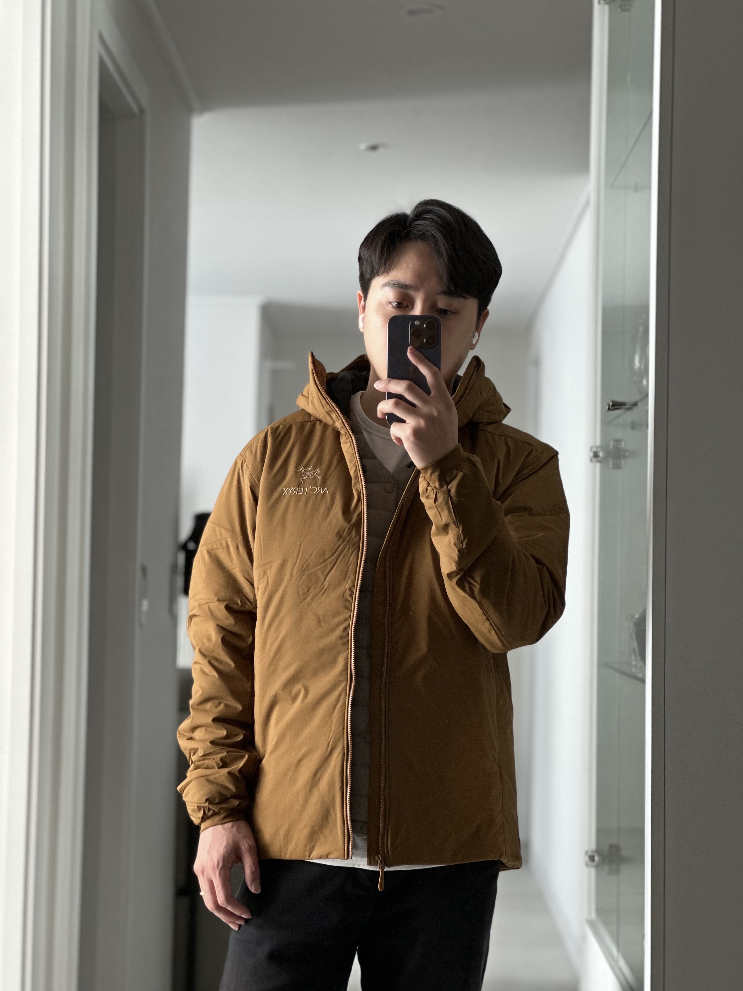 Arc'teryx Atom AR Hoody Relic 착용 스타일