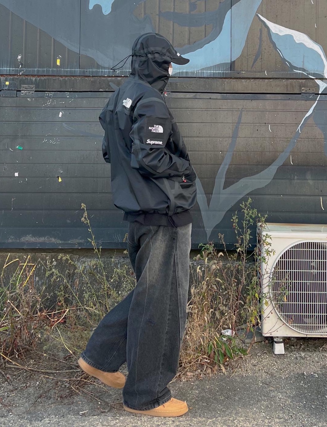 Supreme x The North Face Summit Series Outer Tape Seam Jacket Black - 21SS 착용 스타일 - 2
