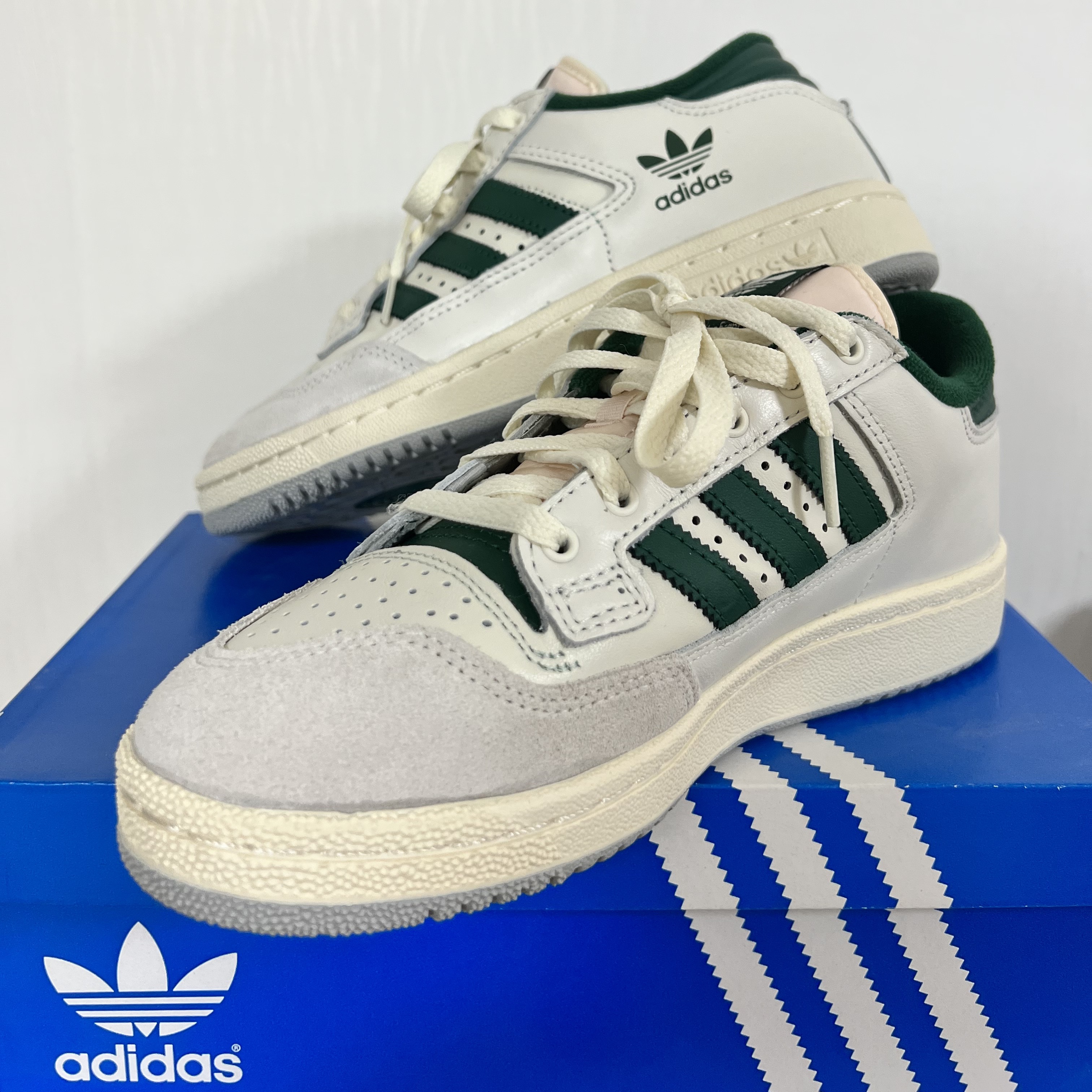Adidas Centennial 85 Low Cloud White Team Dark Green 착용 스타일 - 2