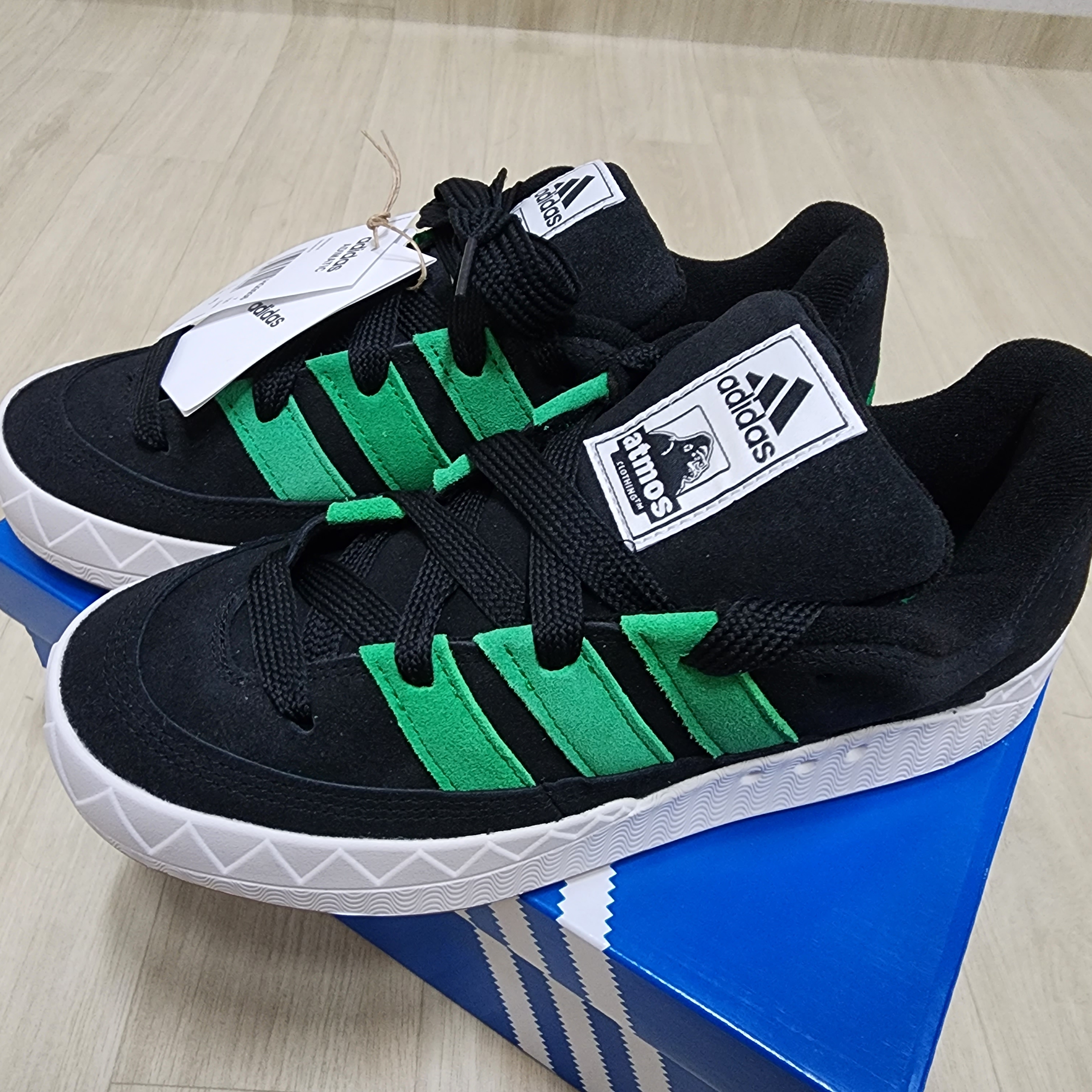 Adidas x Atmos x XLarge Adimatic Core Black Green 착용 스타일 - 2