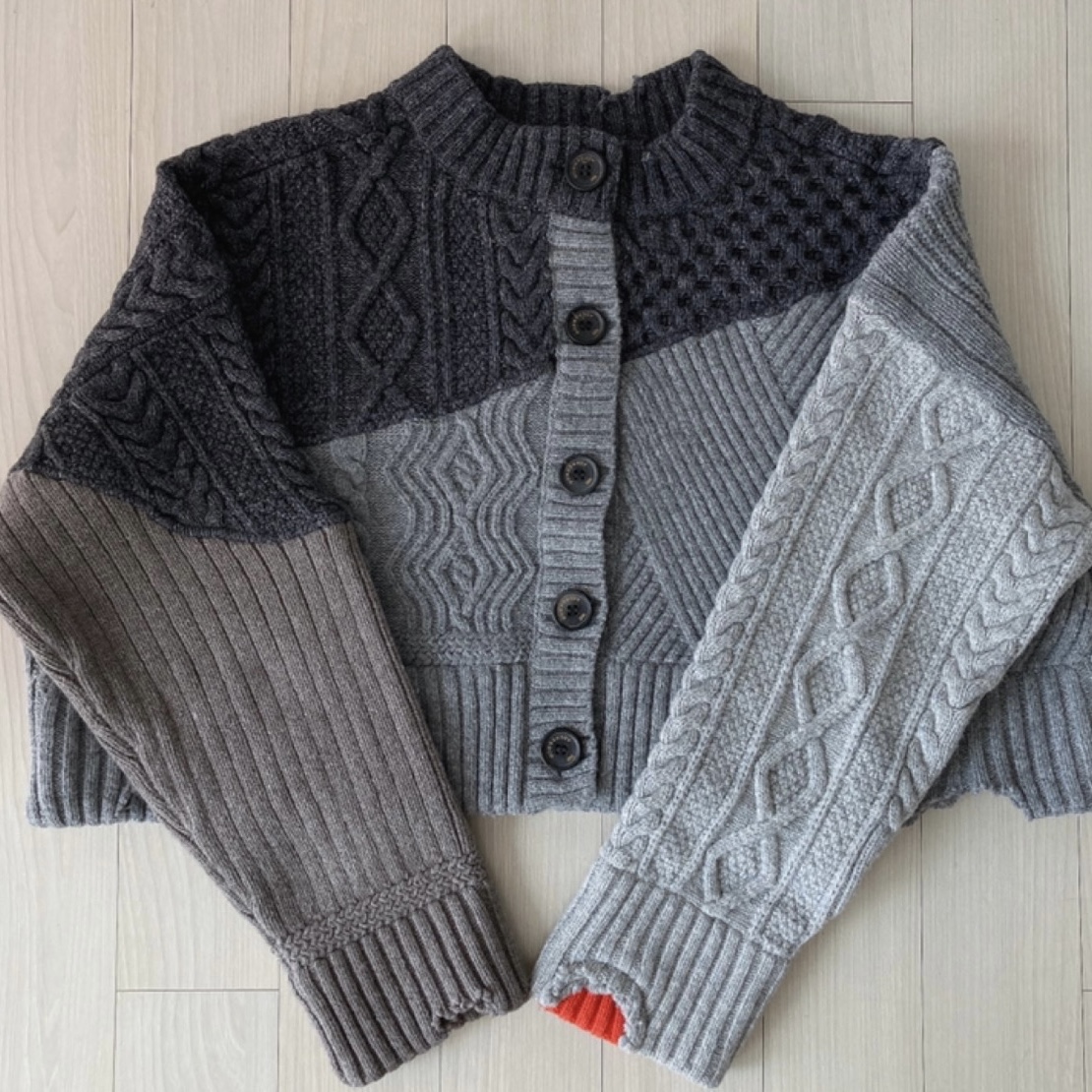 Zara x Ader Error Destroyed Crop Cardigan Blue 착용 스타일