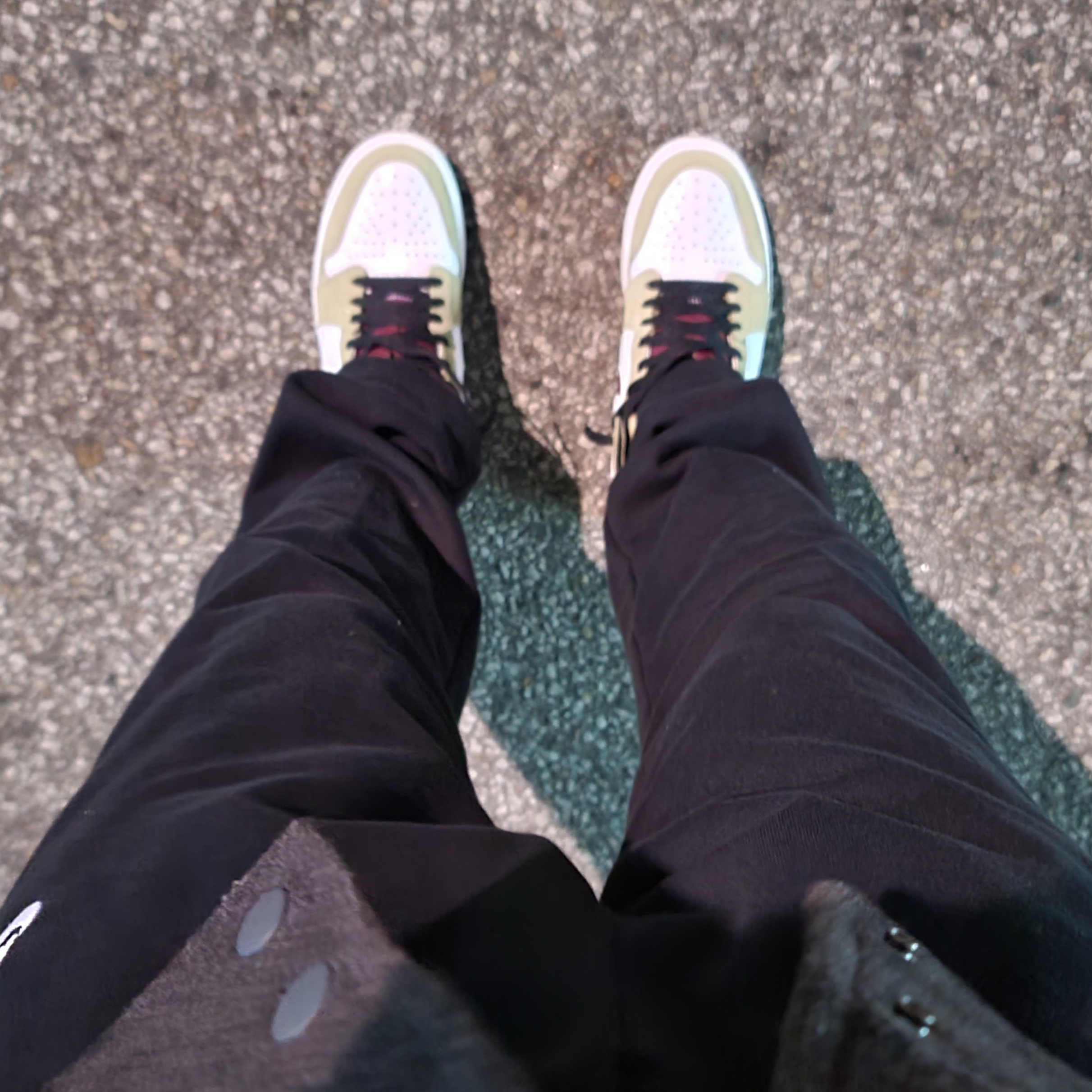Jordan 1 Zoom Air CMFT Neutral Olive 착용 스타일