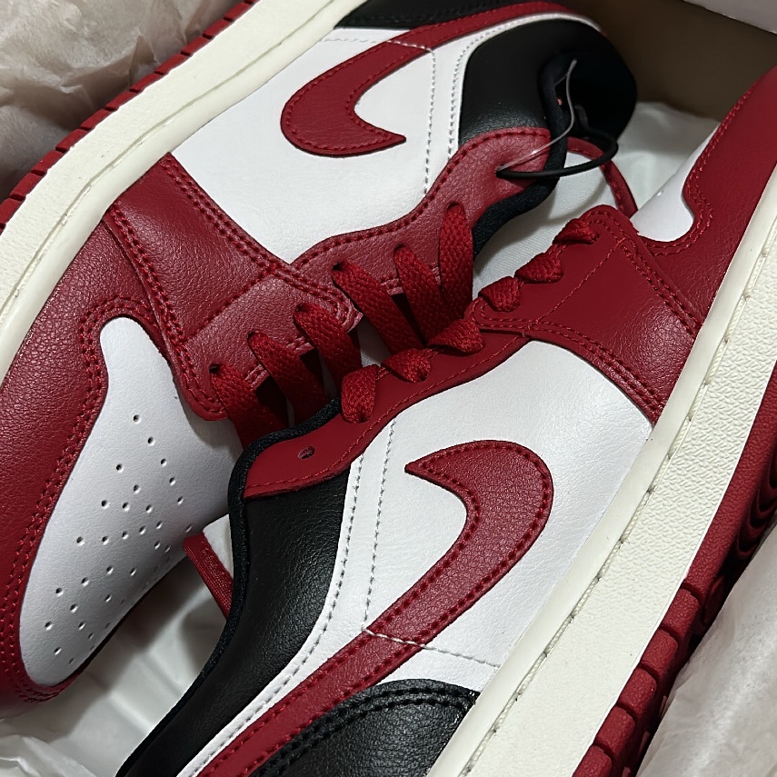 (W) Jordan 1 Low White Gym Red 착용 스타일
