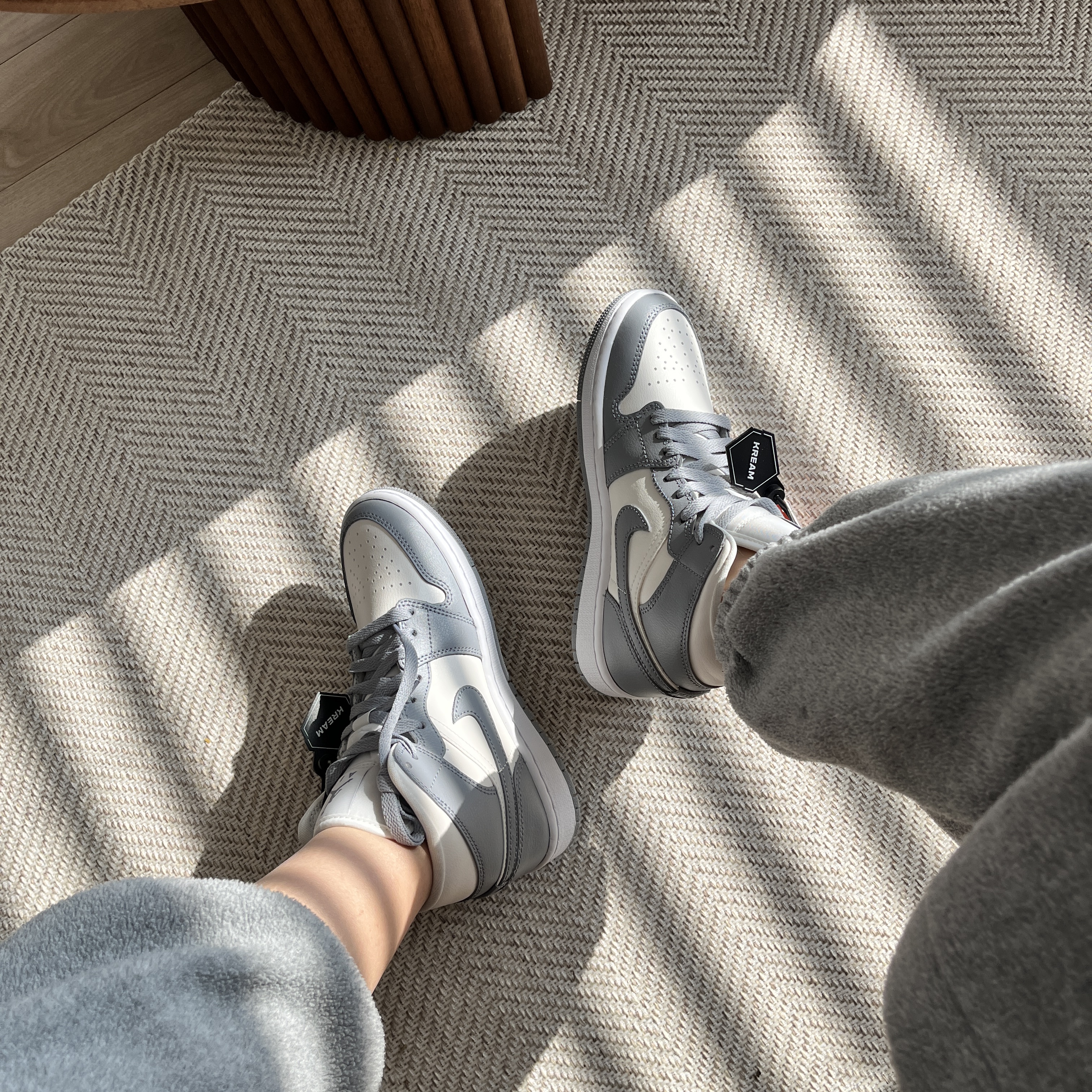 (W) Jordan 1 Mid Sail Stealth 착용 스타일