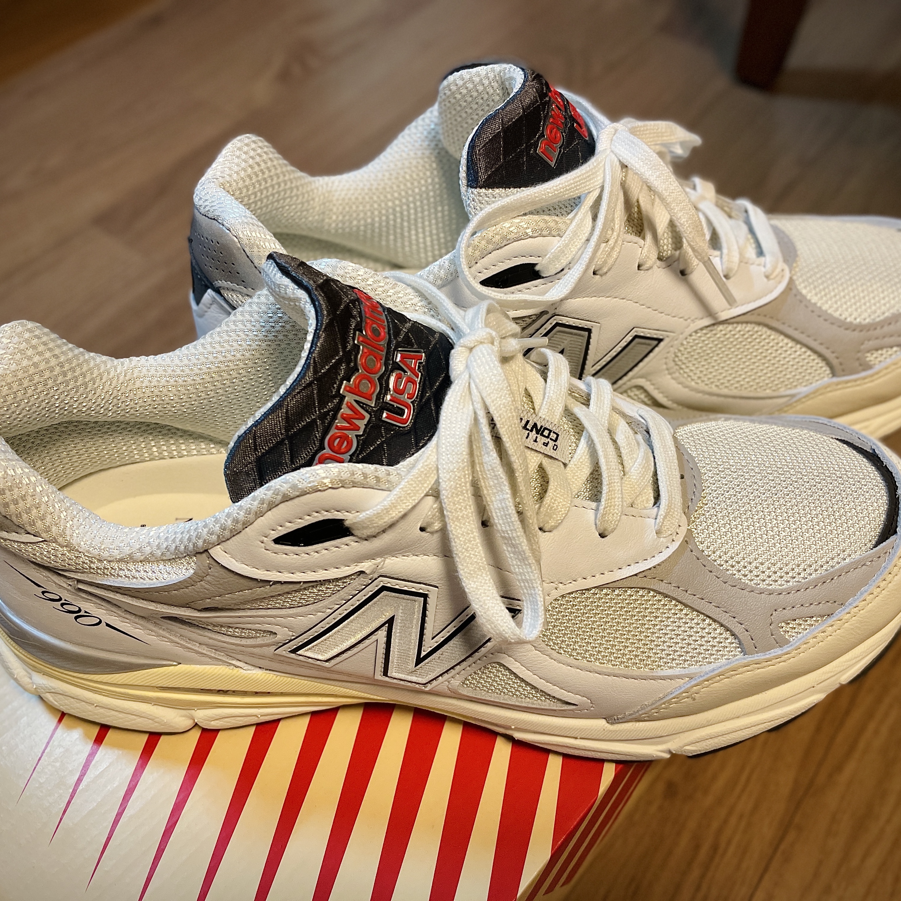 New Balance 990v3 Made in USA Sea Salt 착용 스타일