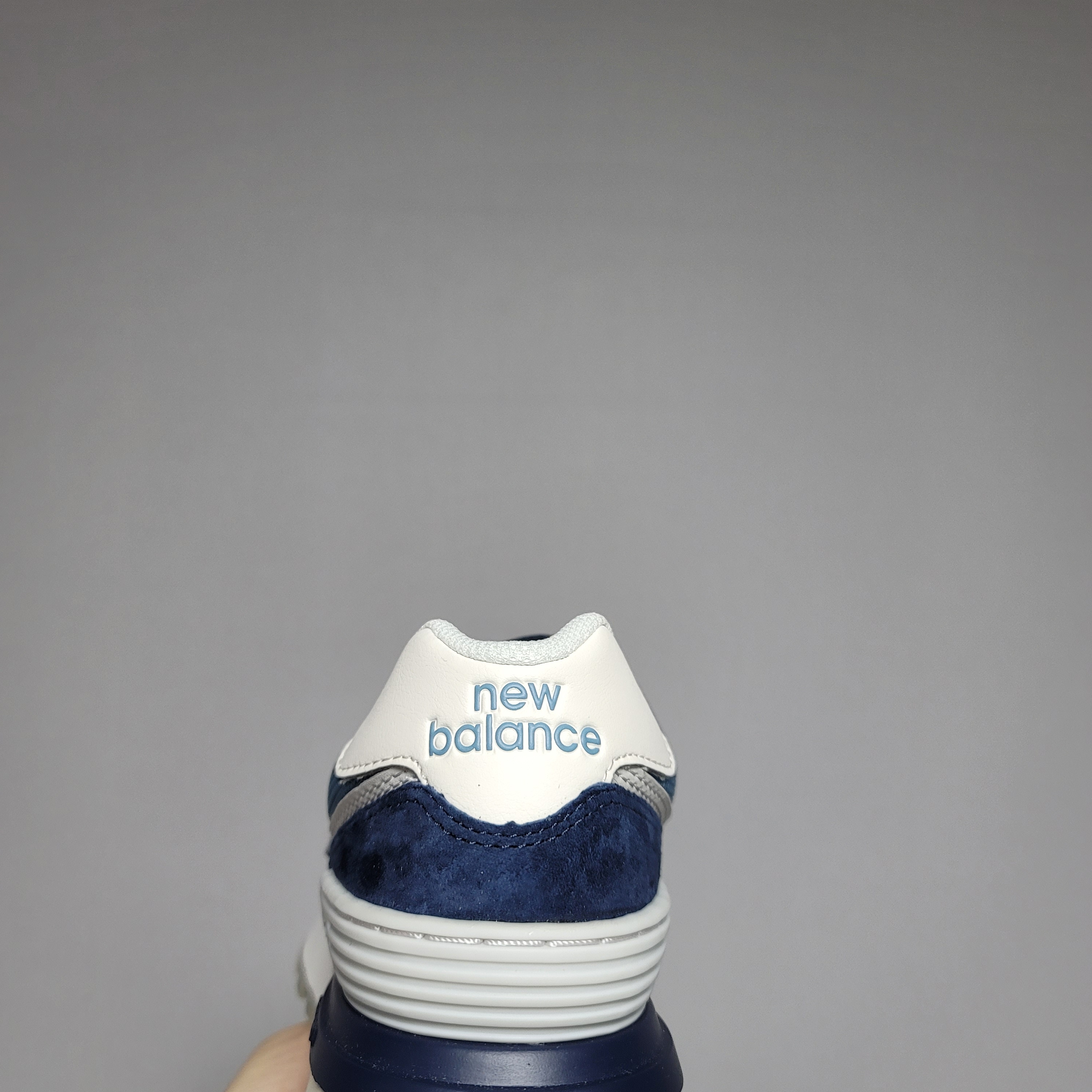 New Balance 574 Legacy Navy Sea Salt 착용 스타일 - 2