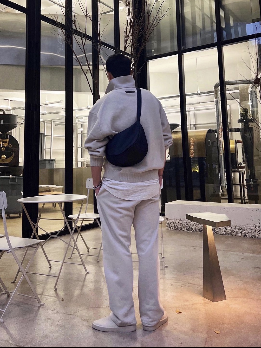 Essentials 1977 Knit Long Sleeve Polo Wheat - 22SS, Essentials Relaxed Sweatpants Wheat - 22SS 착용 스타일 - 2