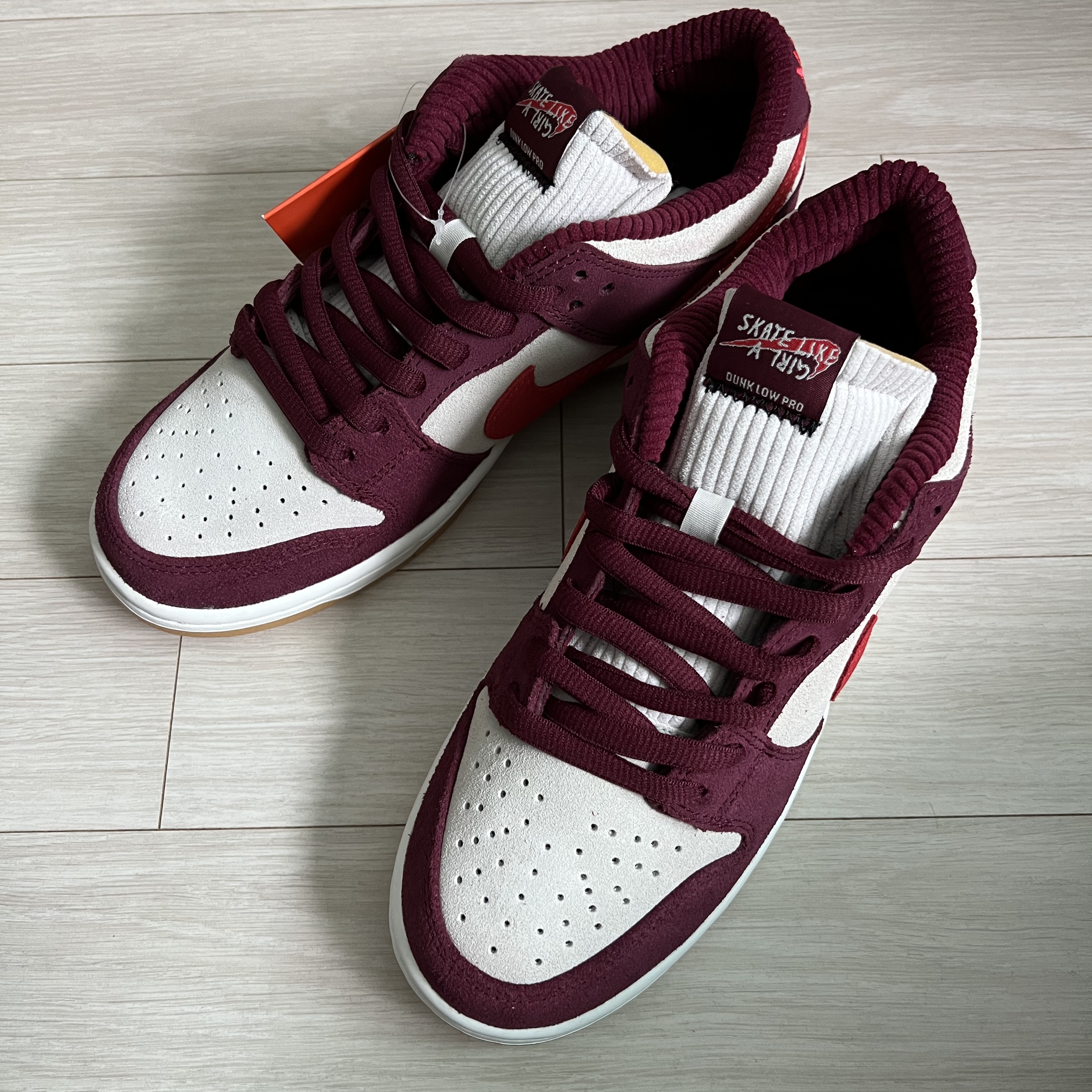 Nike x Skate Like a Girl SB Dunk Low QS Barely Rose 착용 스타일 - 2