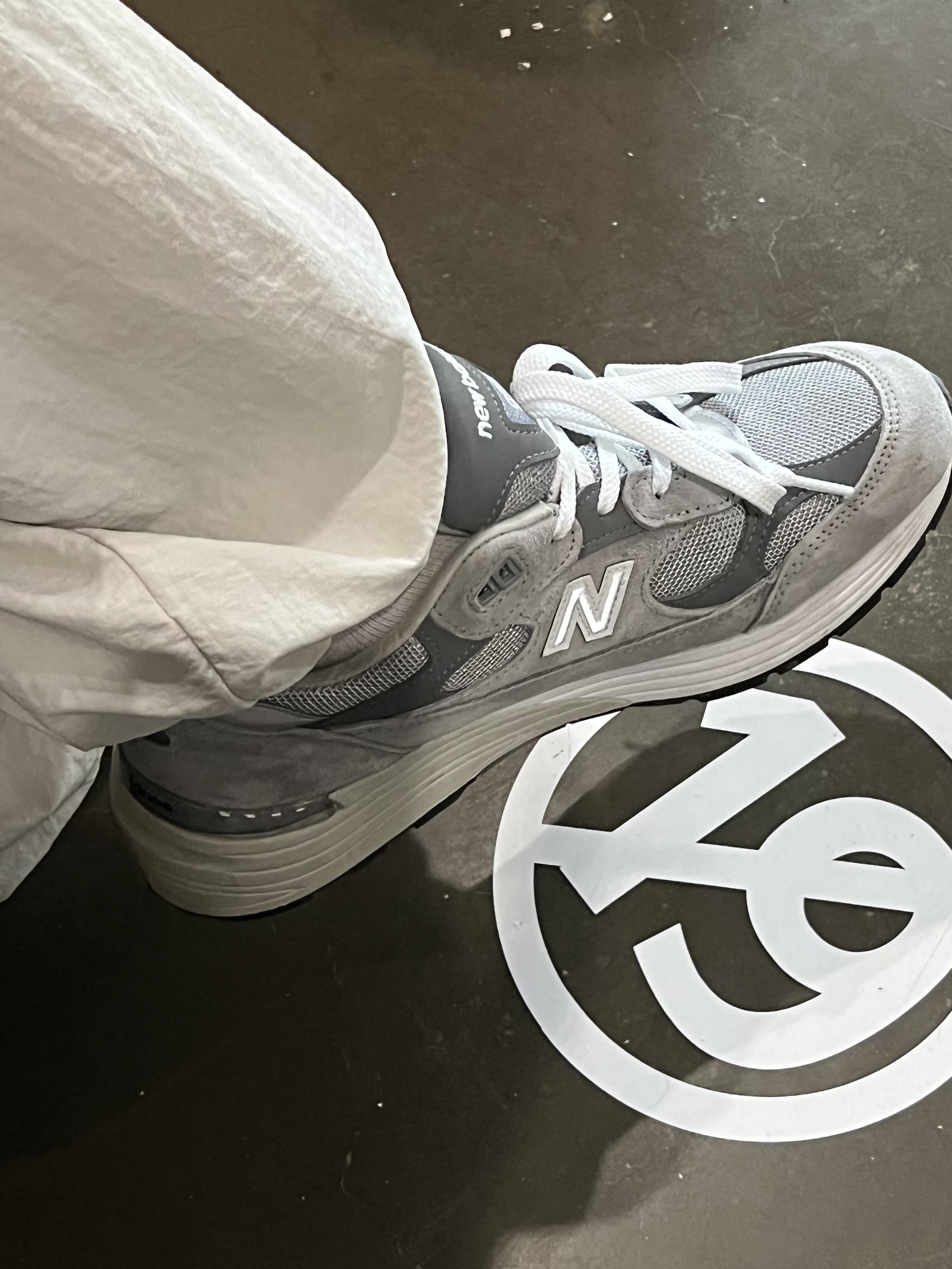 New Balance 992 Made in USA Grey - D Standard 착용 스타일 - 2