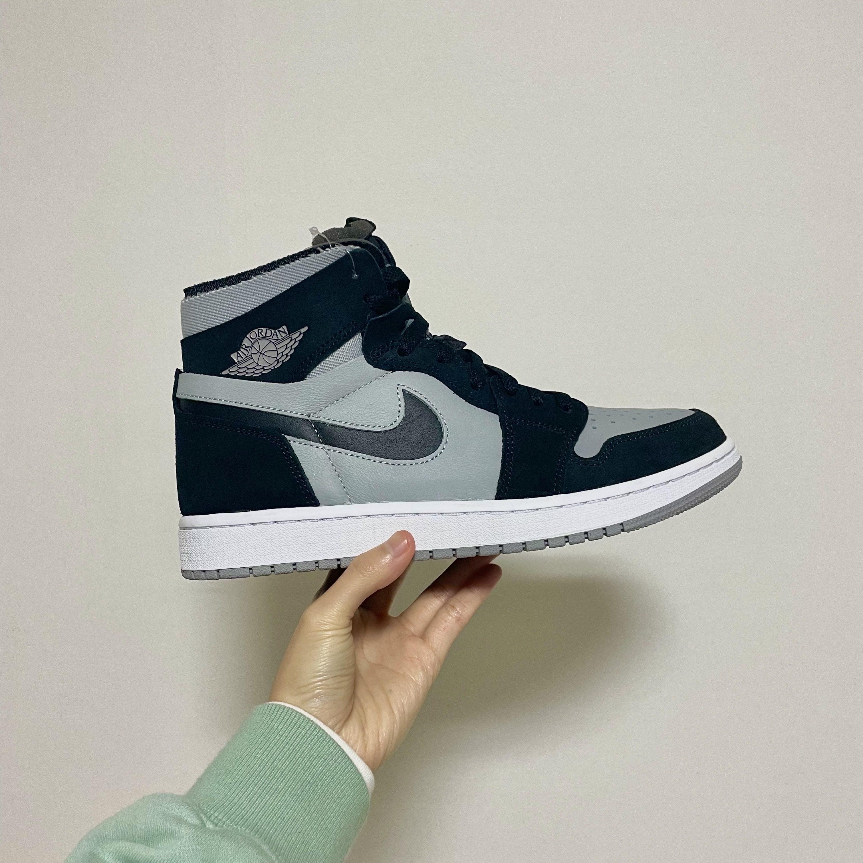 Jordan 1 Zoom Air CMFT Black Light Smoke Grey 착용 스타일