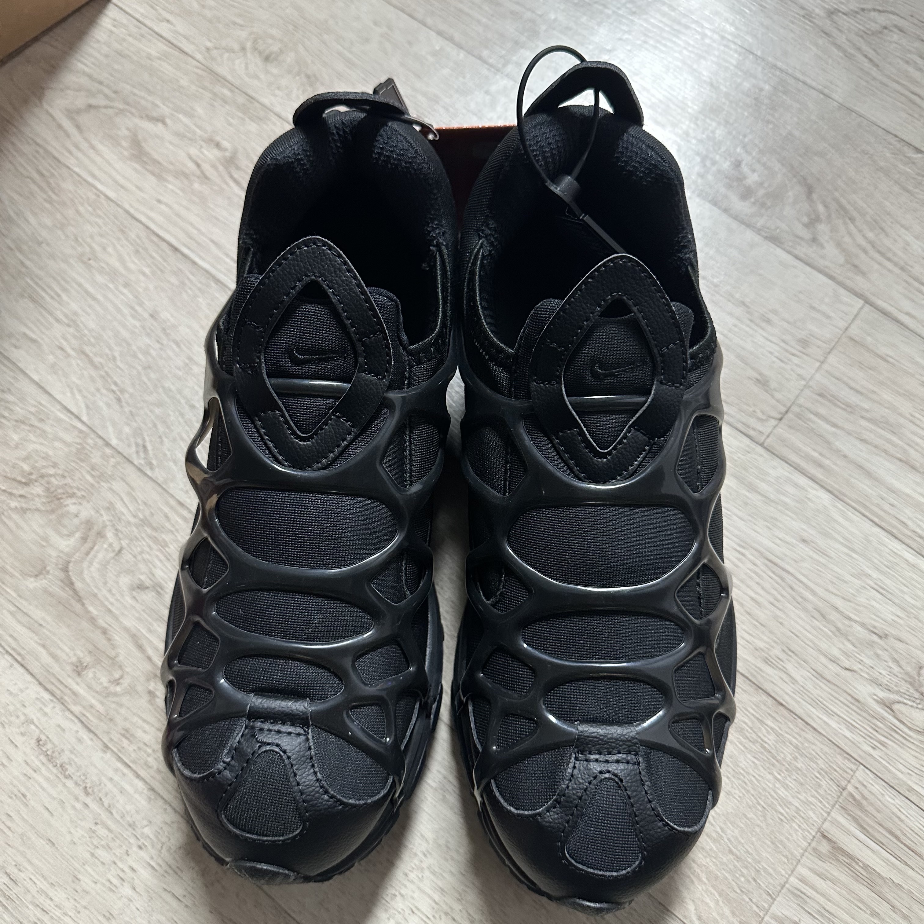 Nike Air Kukini Triple Black 착용 스타일