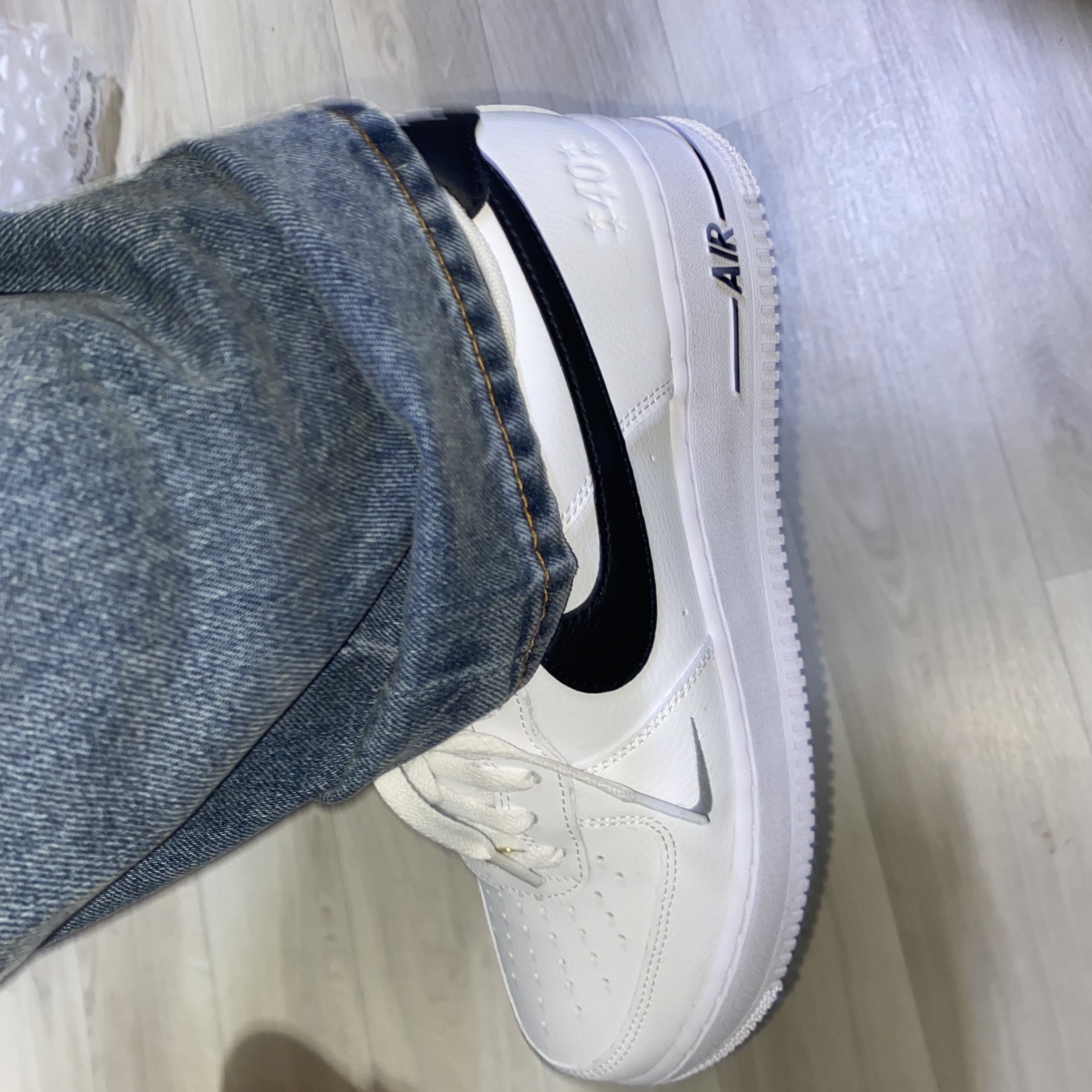 Nike Air Force 1 '07 LV8 40th Anniversary Join Forces White Black 착용 스타일