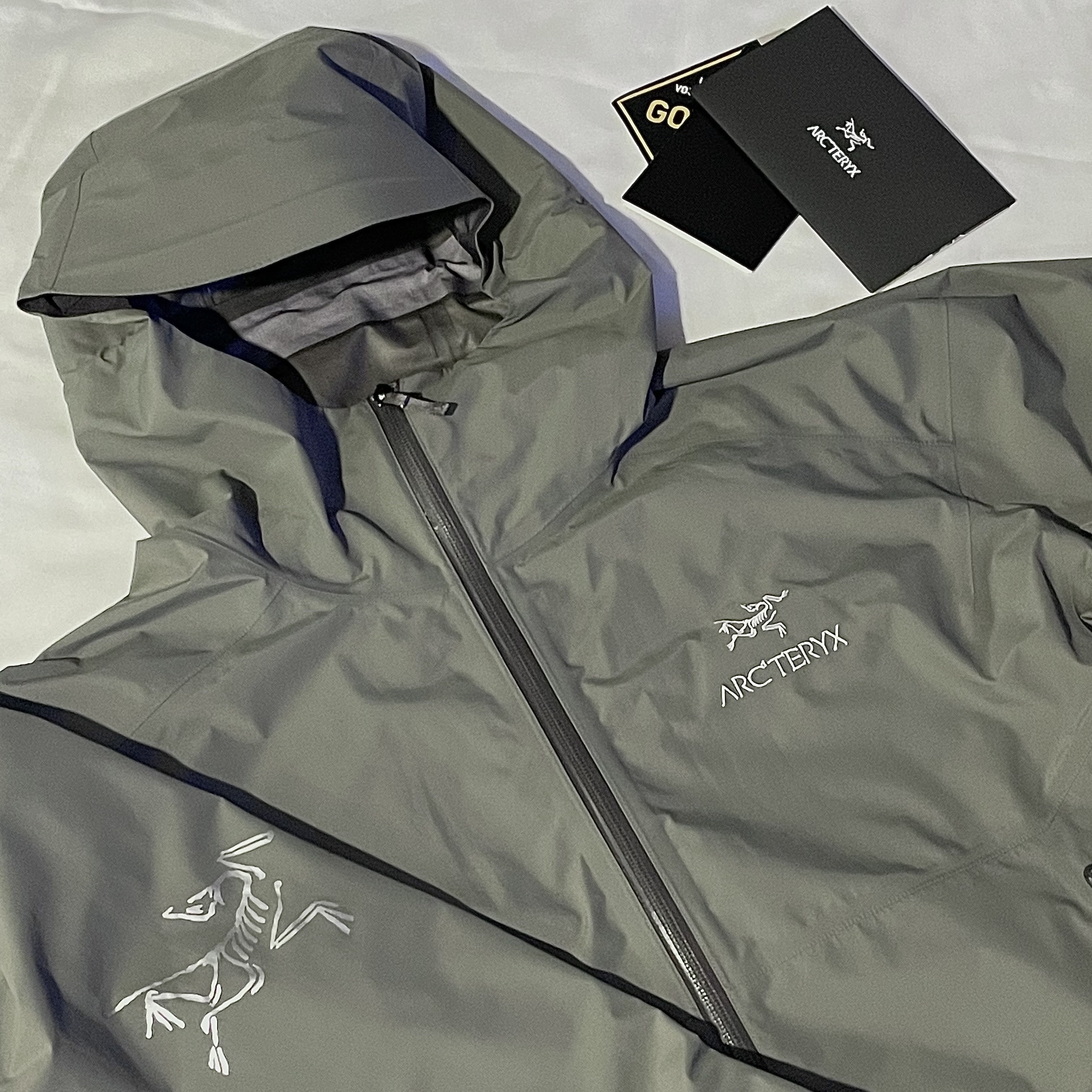 Arc'teryx x Beams Zeta SL Jacket Grey 착용 스타일